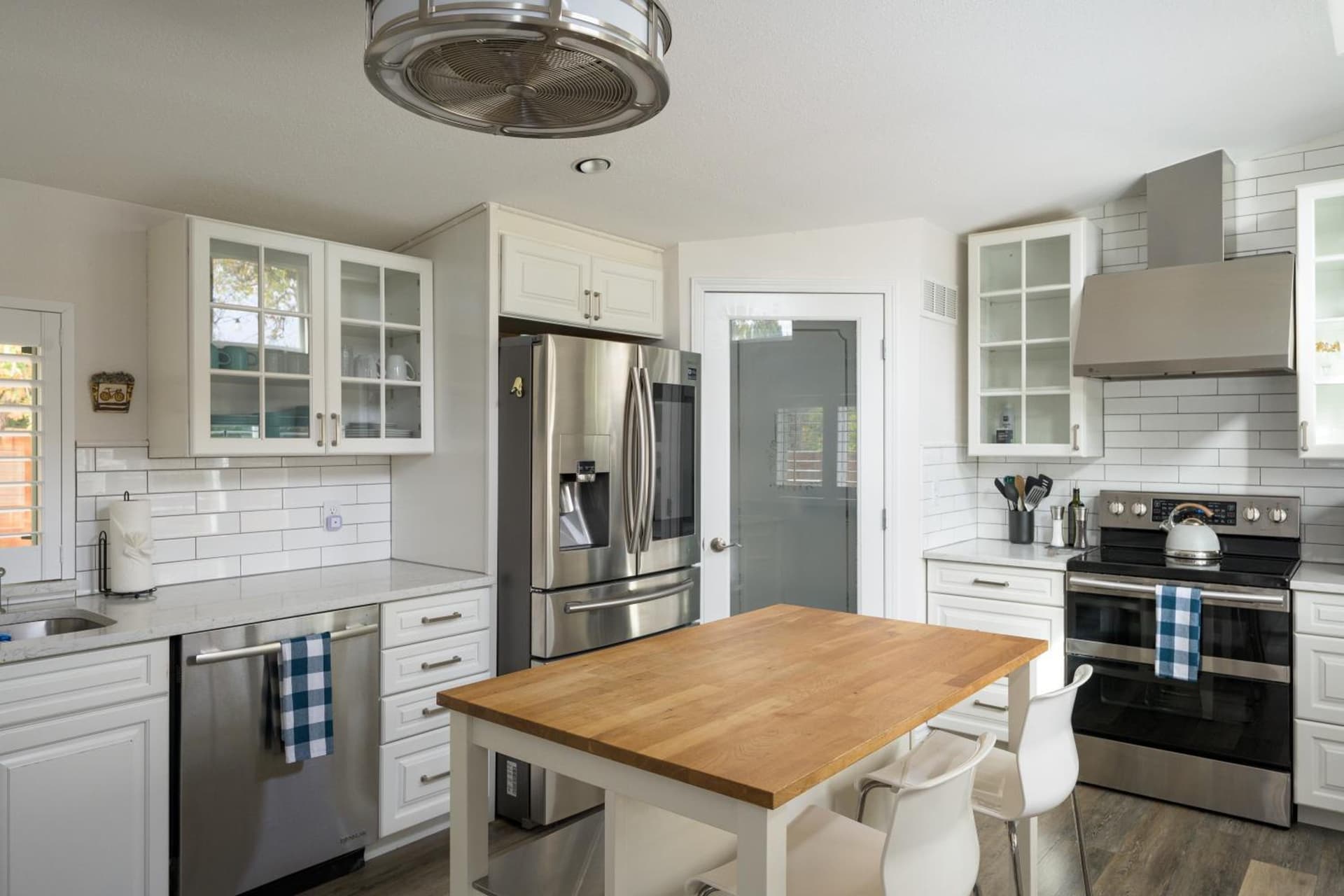 Cozy Family Retreat with Yard - Walk to Olde Town
