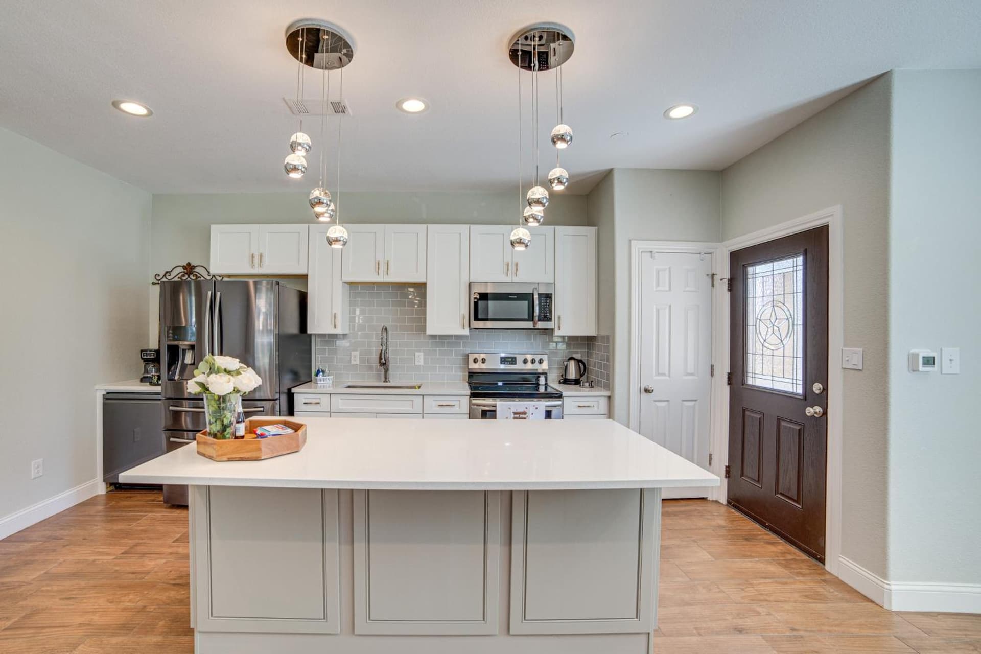 Pet-Friendly Stay: Walk to Park & Lake Lewisville!