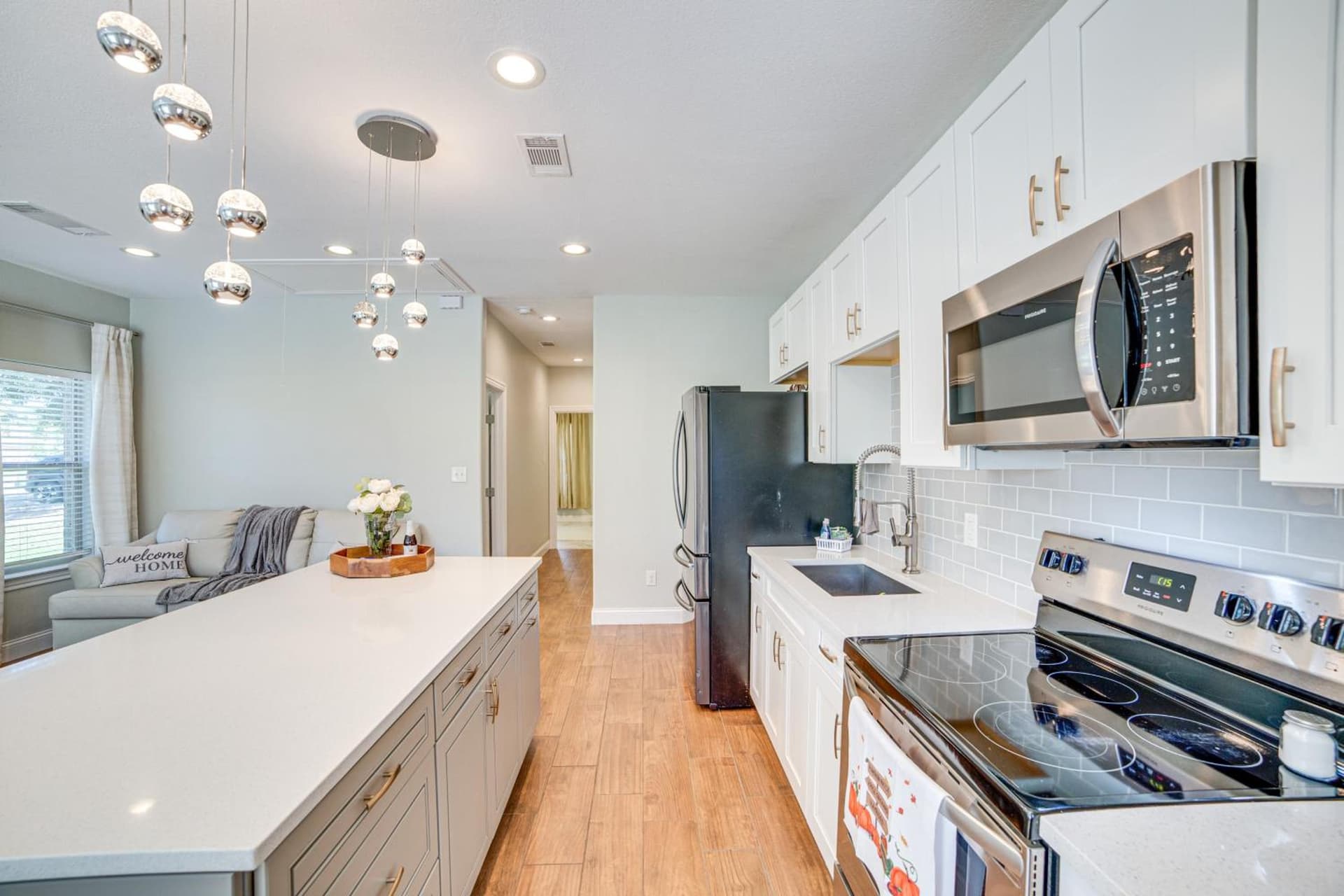 Pet-Friendly Stay: Walk to Park & Lake Lewisville!