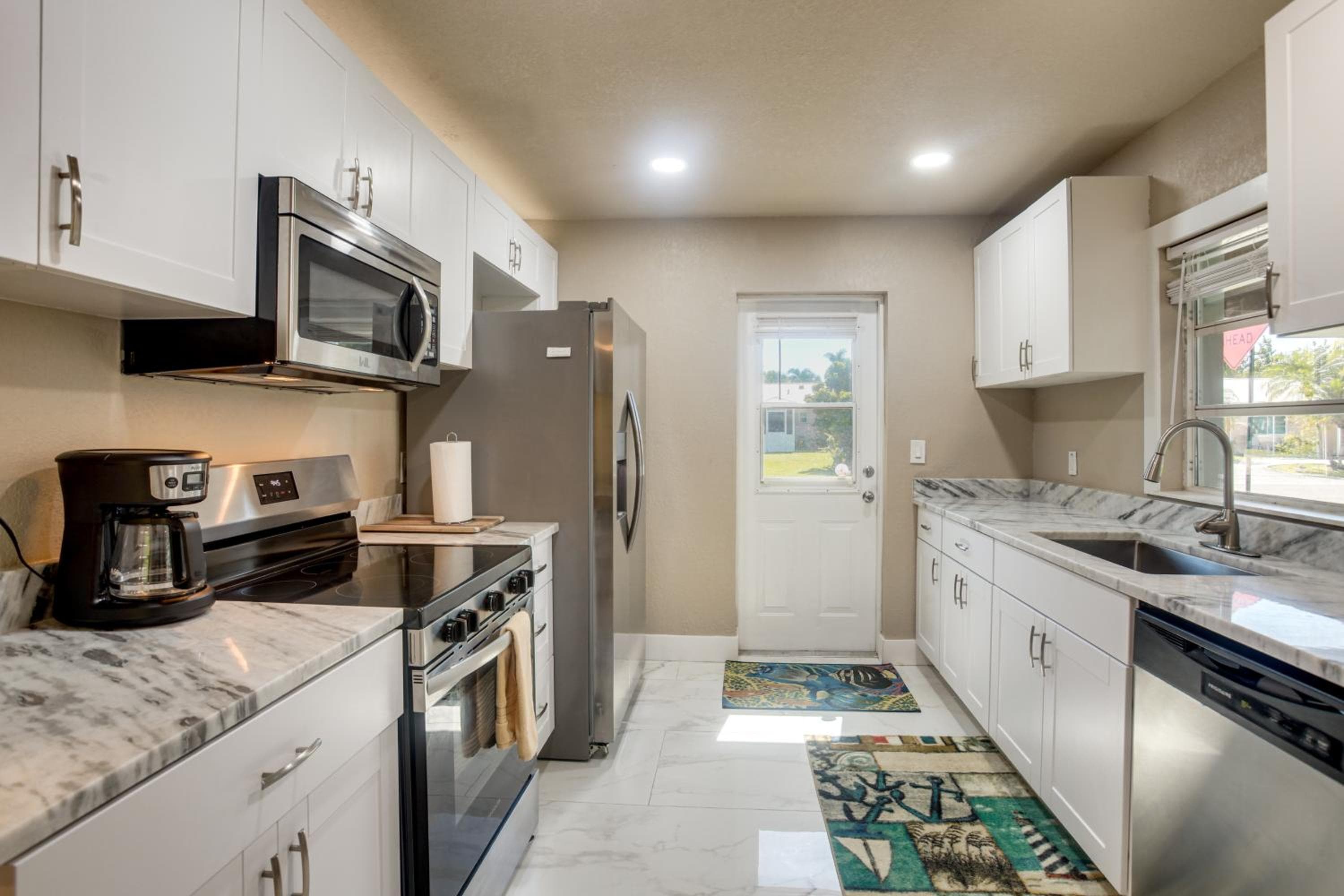 2 Mi to Dtwn Fort Myers! Home w/ Dock on Canal