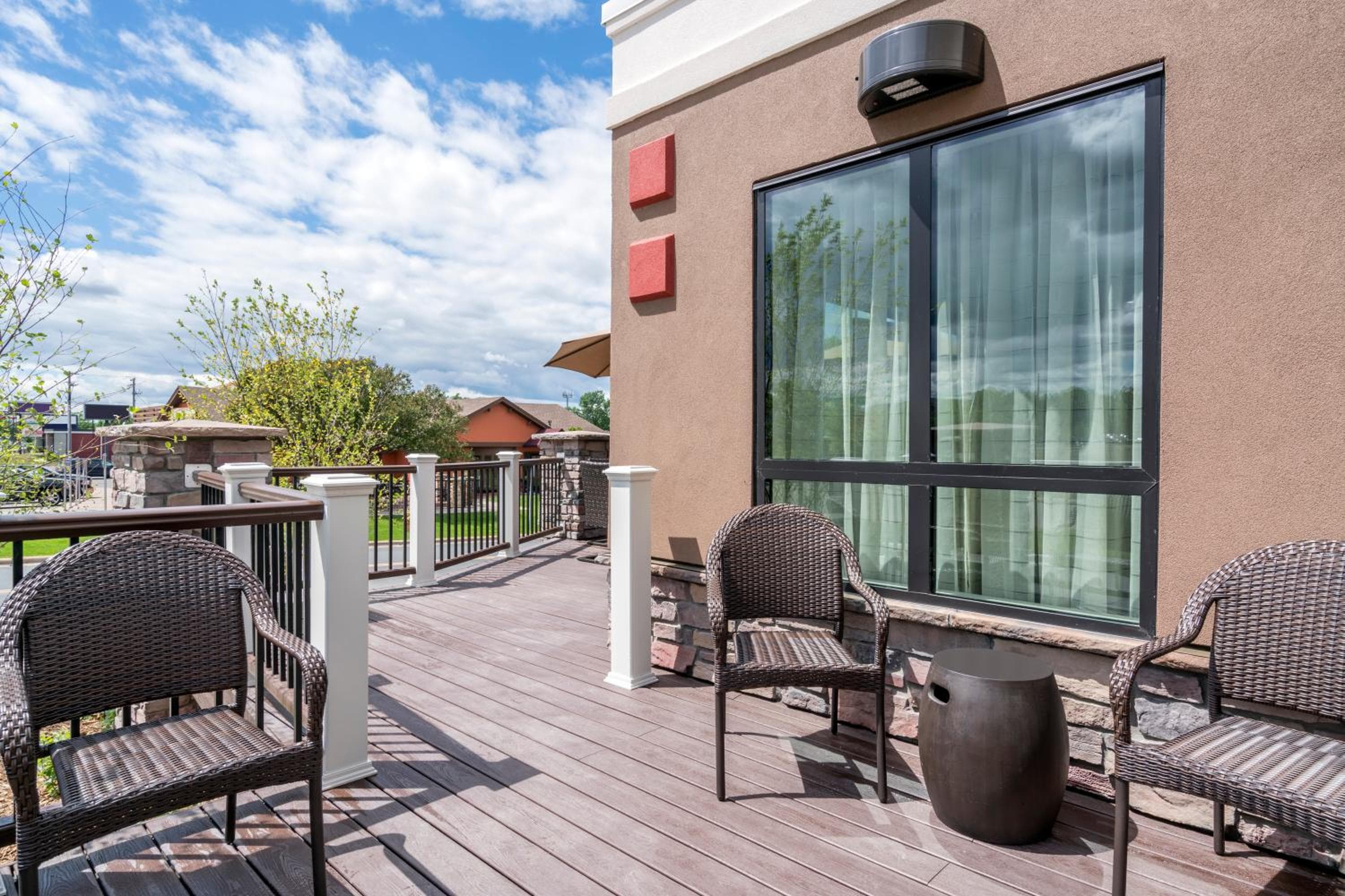 Ramada by Wyndham Minneapolis Golden Valley