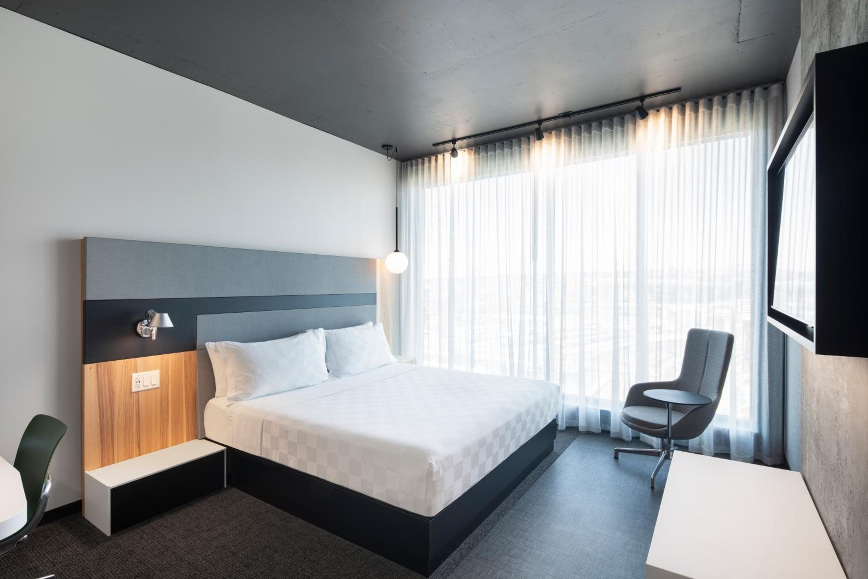 Alt Hotel Ottawa Airport