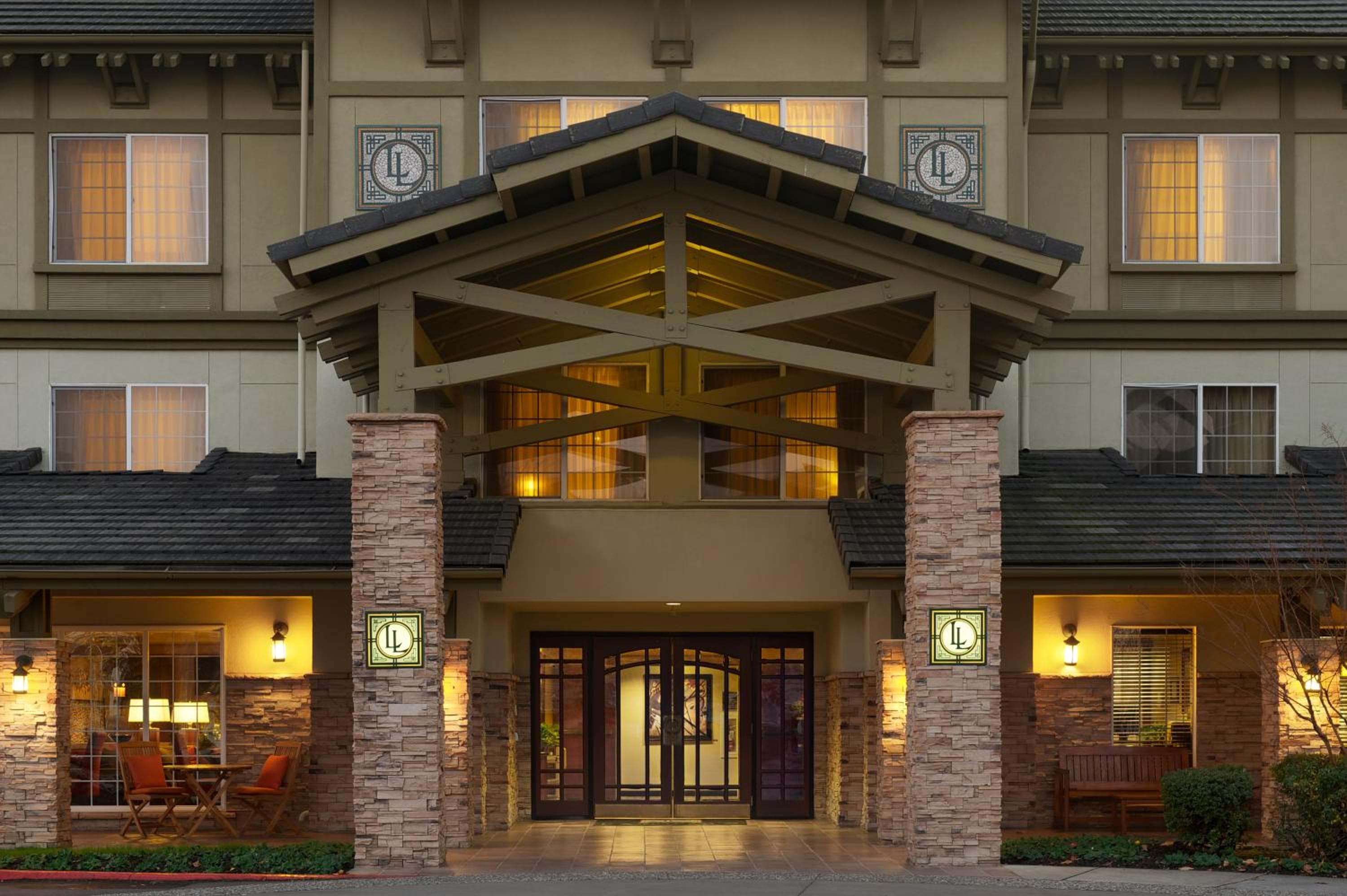 Larkspur Landing Extended Stay Suites Bellevue