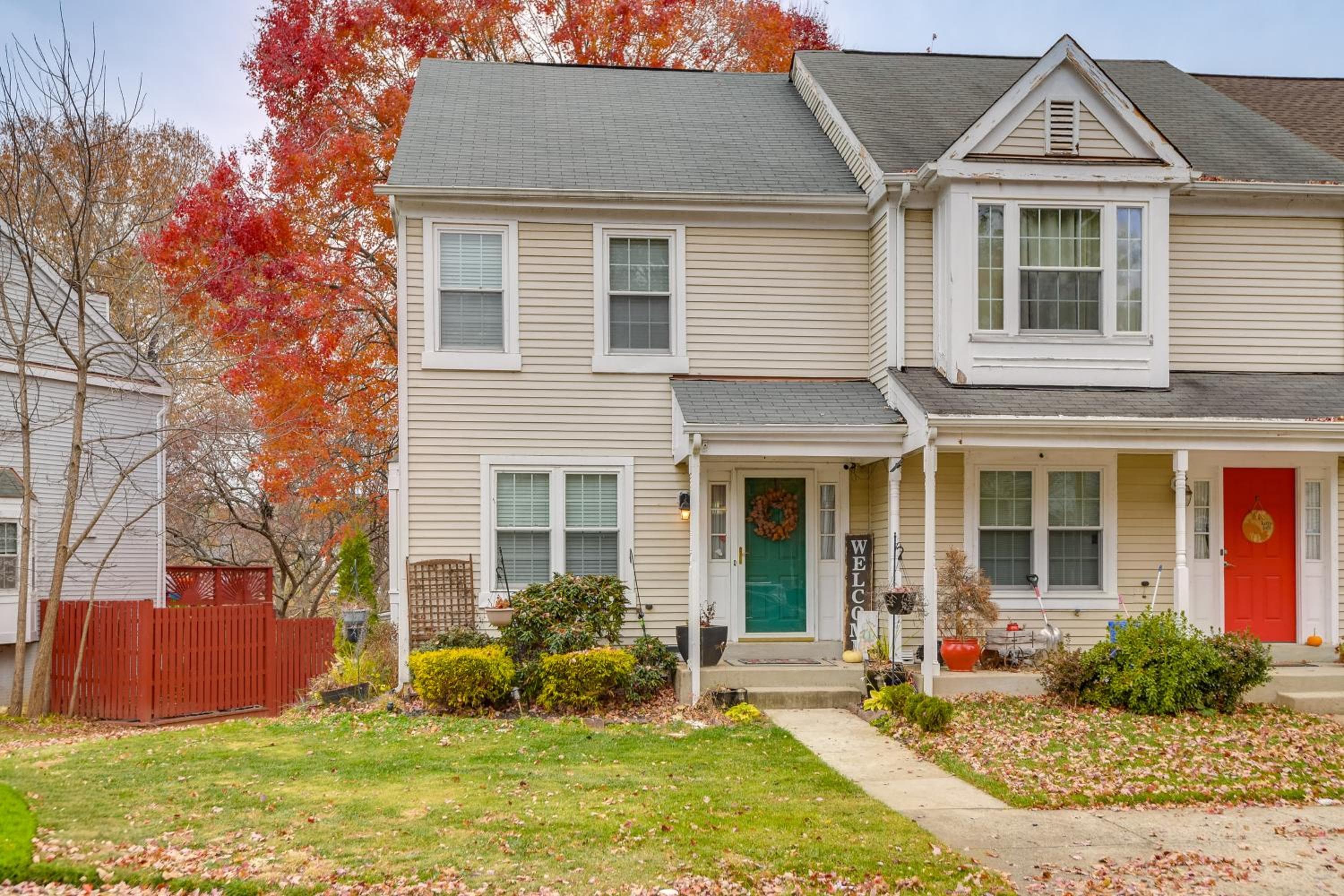Tranquil Townhouse Retreat with Deck in Germantown!
