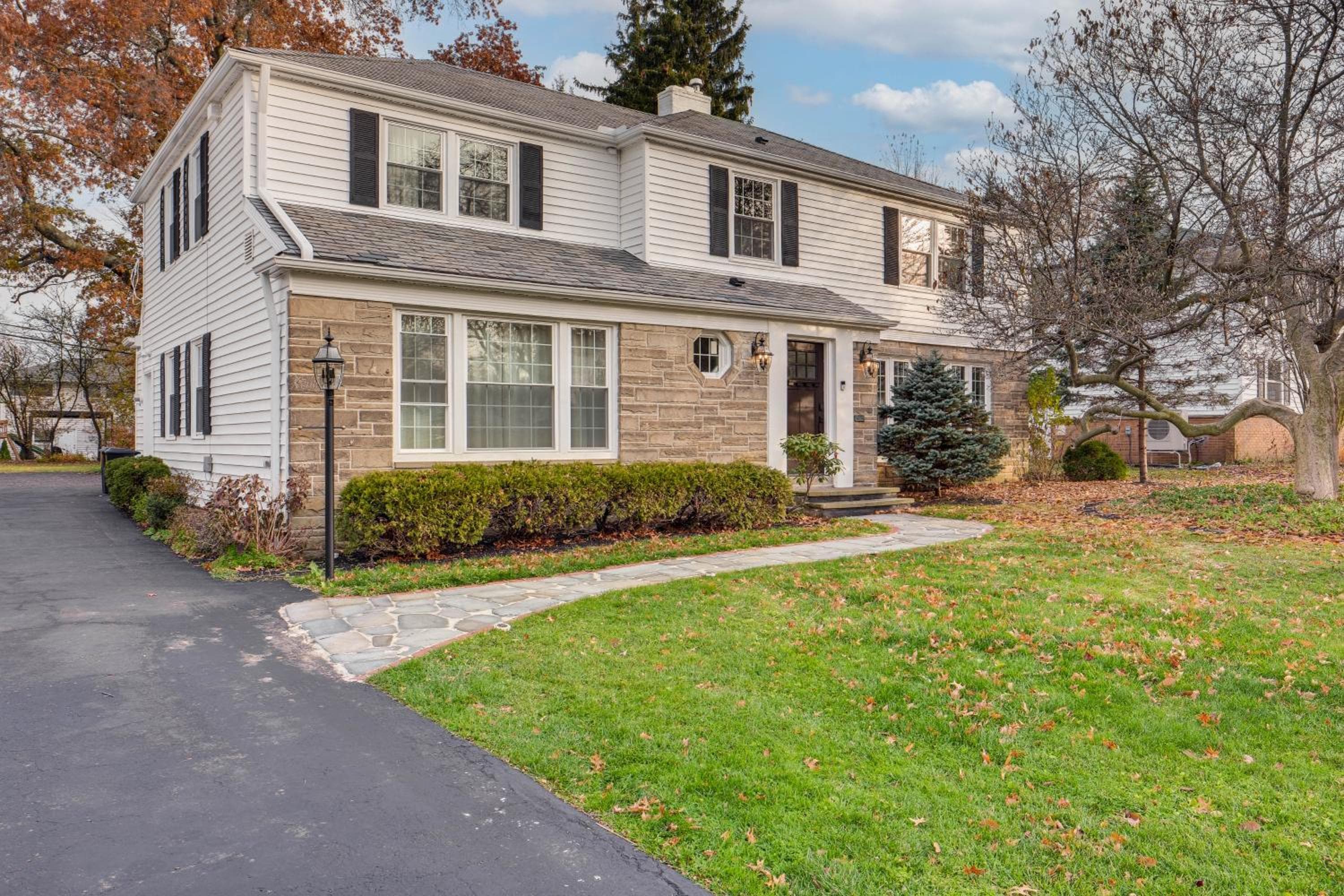 Explore Cleveland Attractions! Family-Focused Home