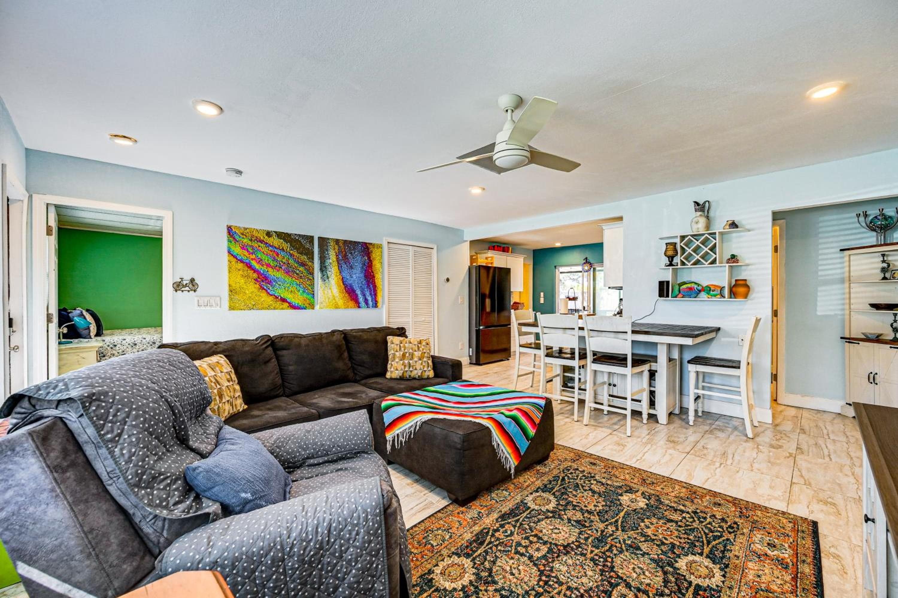 3 Mi to Barefoot Beach! Haven w/ Pet-Friendly Yard