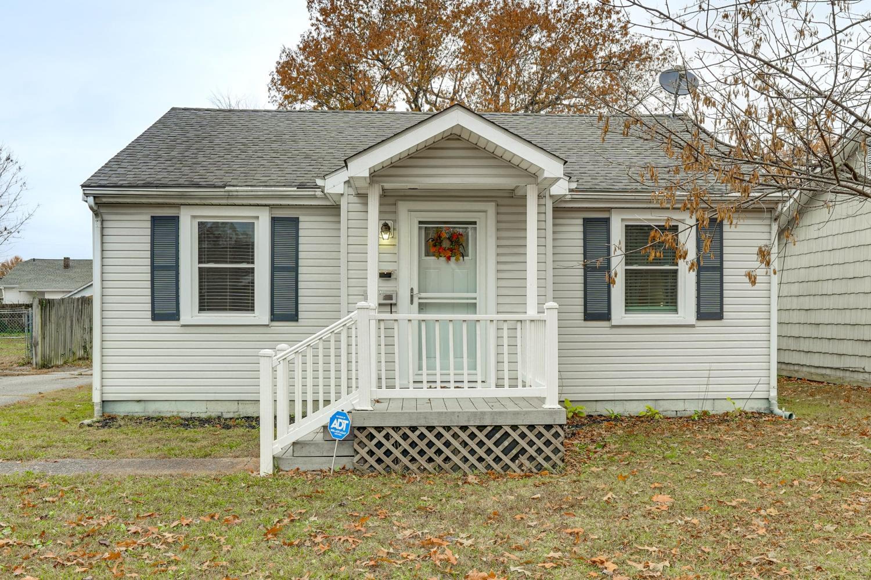 2 Mi to Dtwn Paducah! Family Getaway w/ Yard