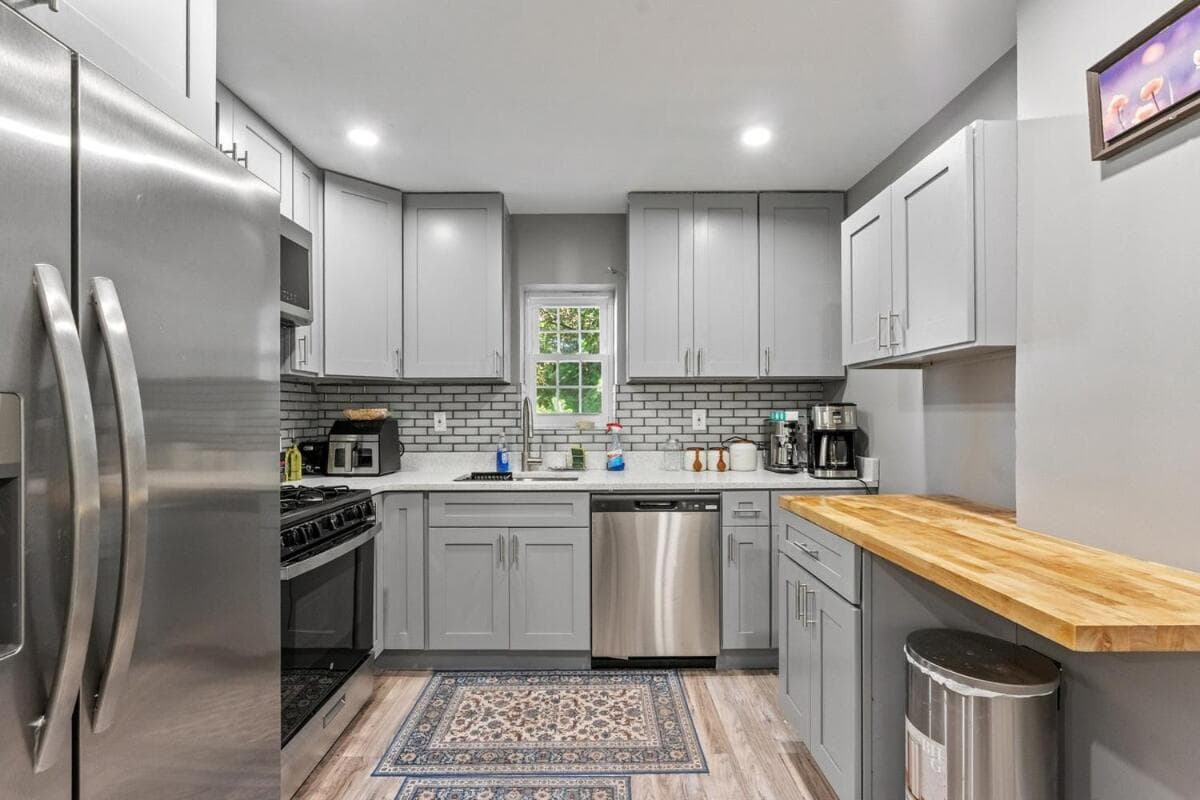 Spacious Home In Troy