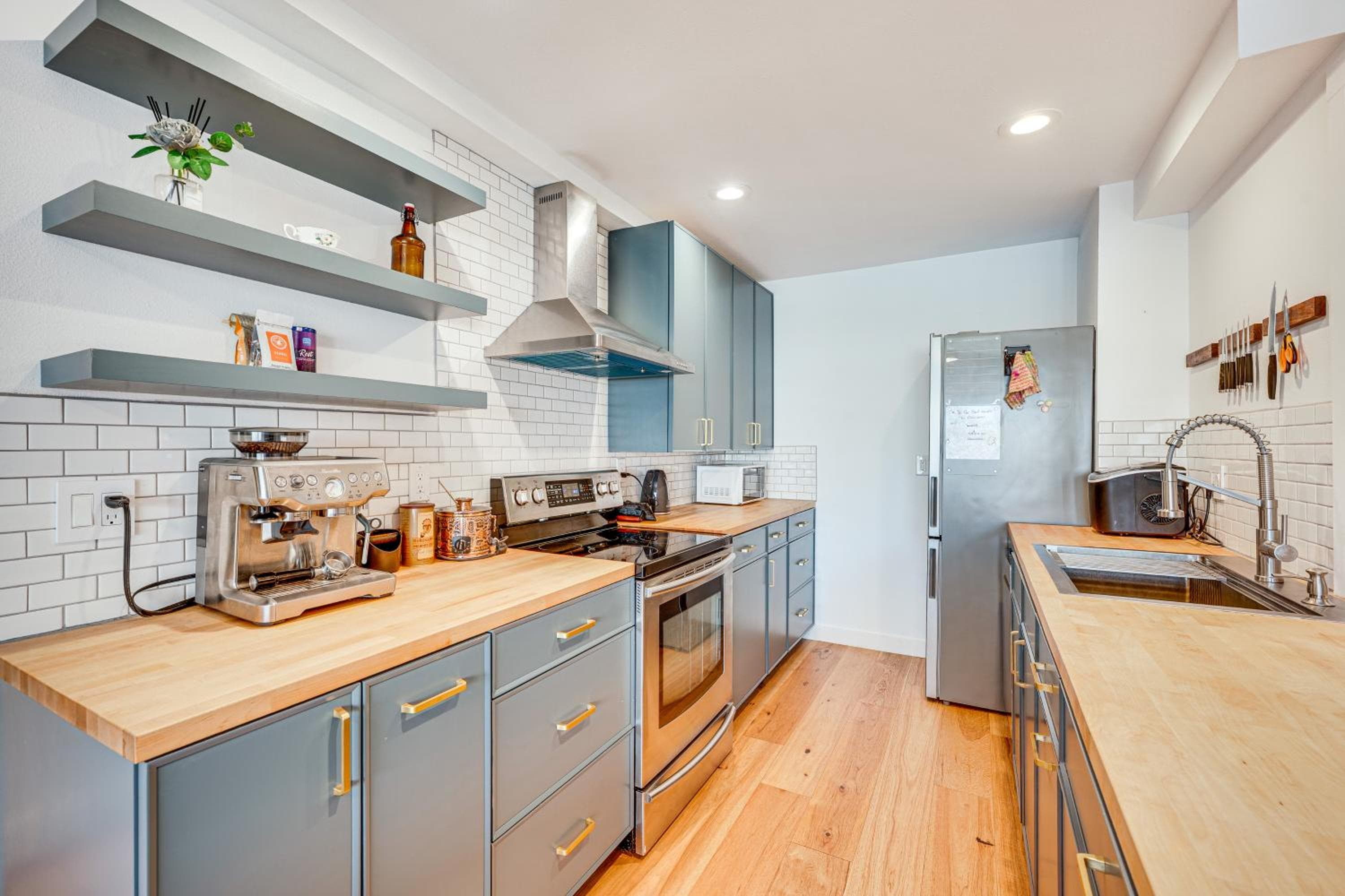 1 Mi to CU Boulder! Walkable Condo w/ Indoor Pool