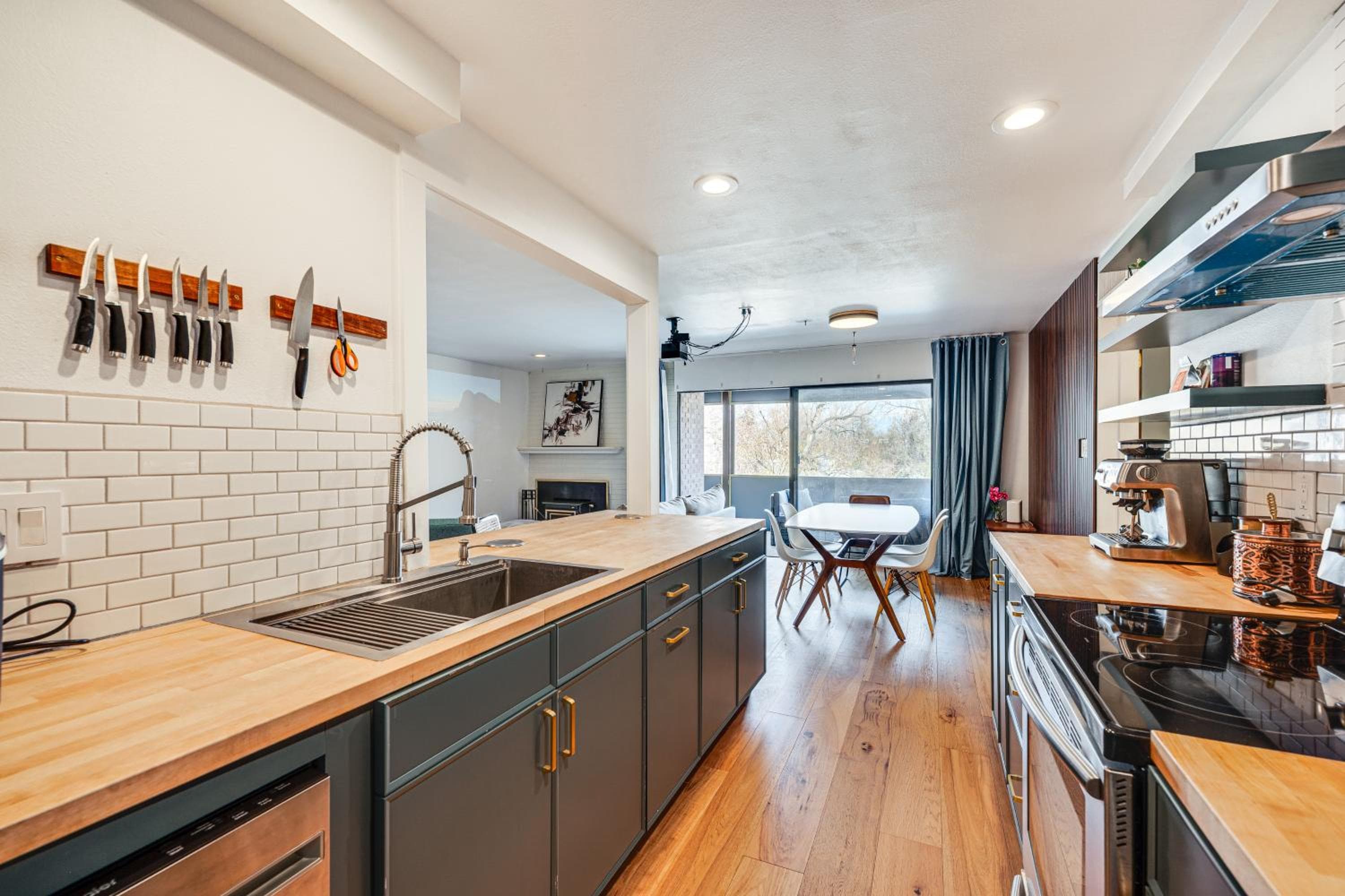 1 Mi to CU Boulder! Walkable Condo w/ Indoor Pool