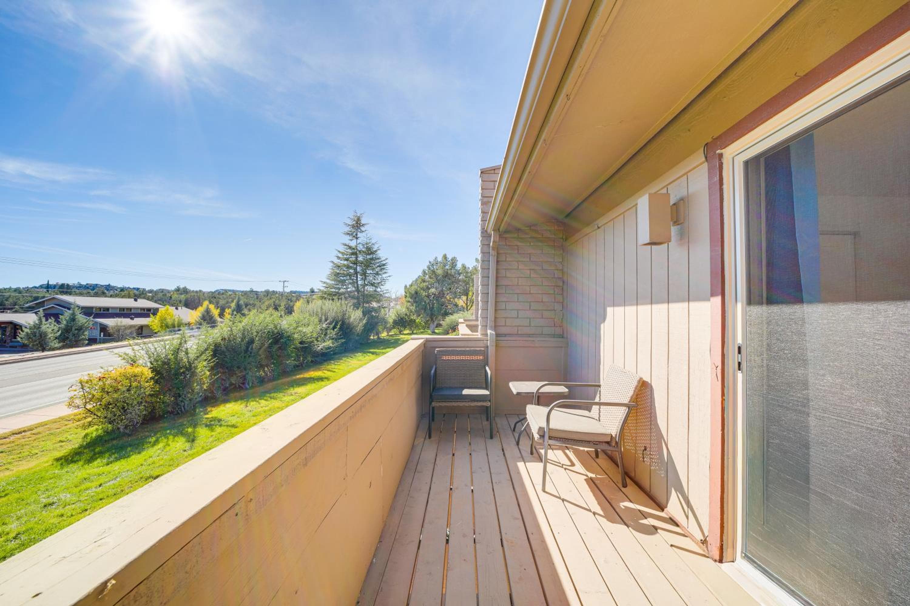 Red Rock Views, Near Trails and Eats in West Sedona