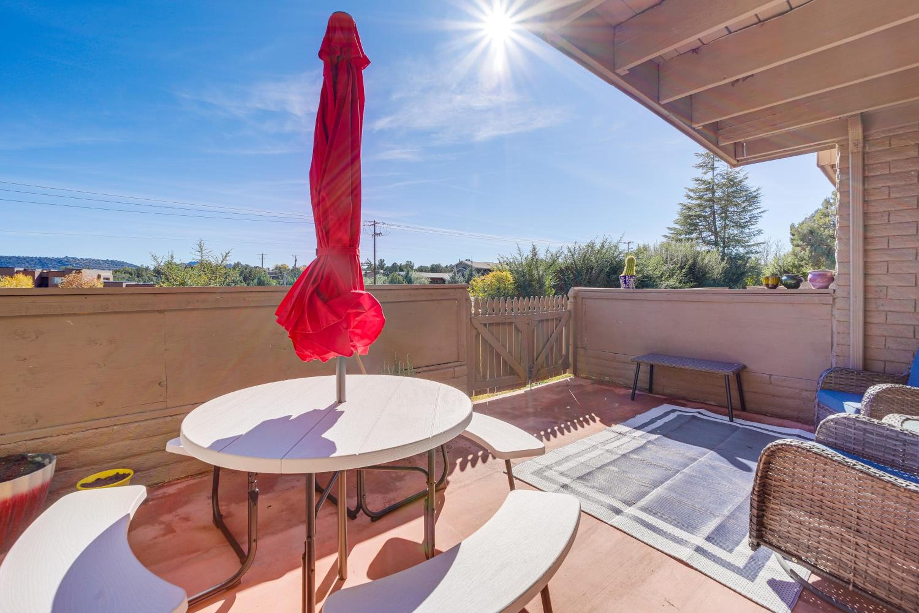 Red Rock Views, Near Trails and Eats in West Sedona