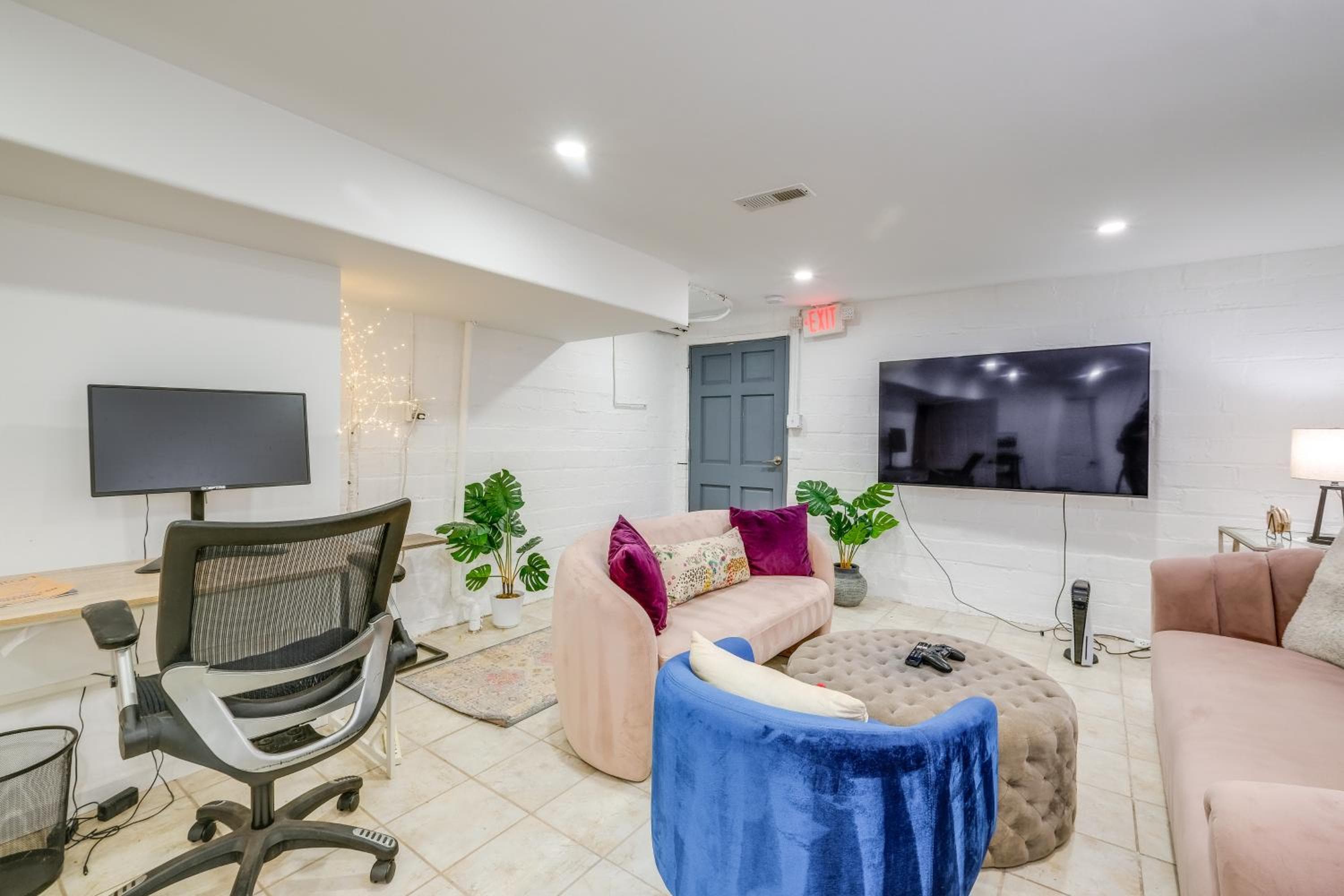 1 Mi to the Metro! Centrally Located Apt Near DC