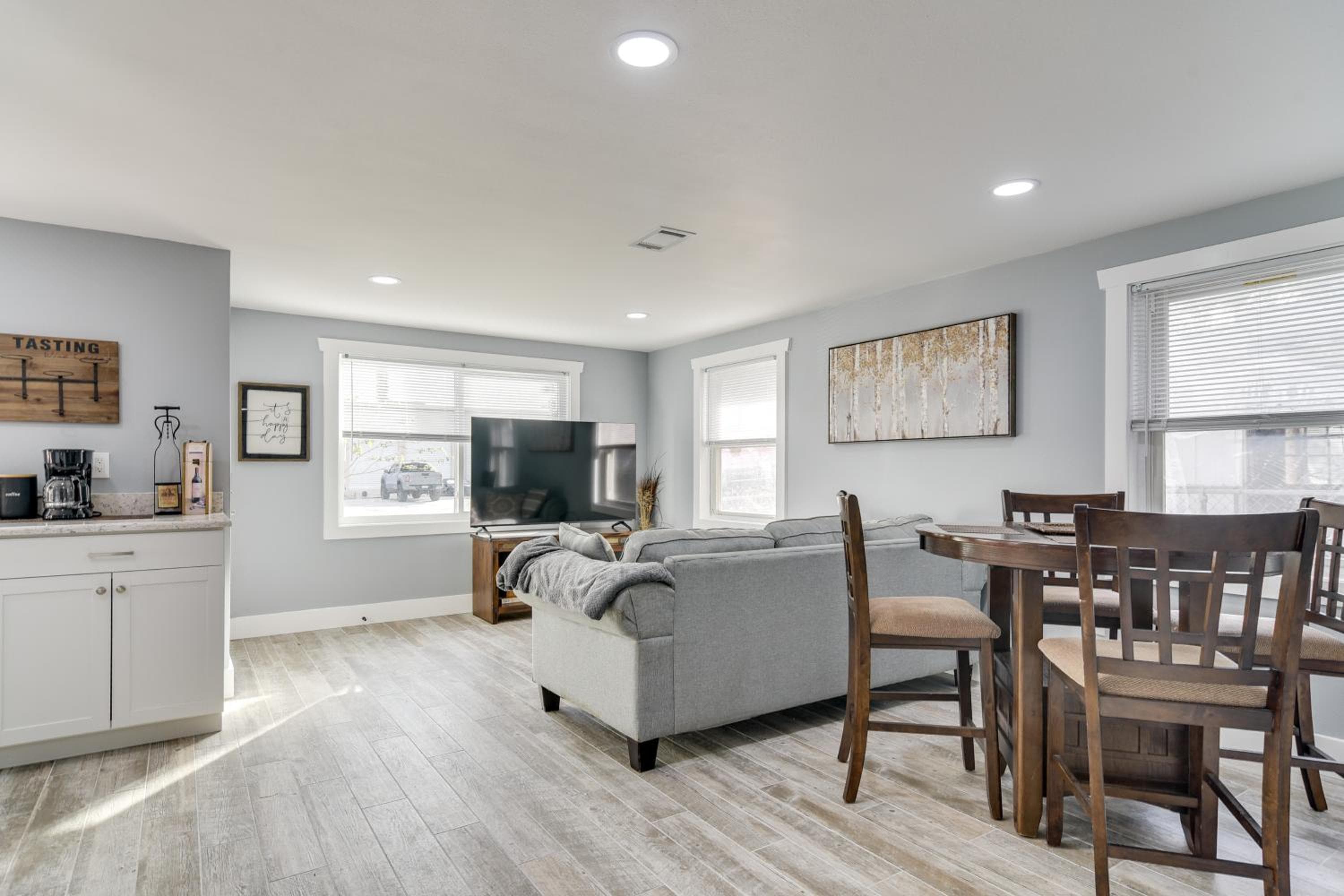 Walk to Restaurants: Home w/ Yard in Safety Harbor