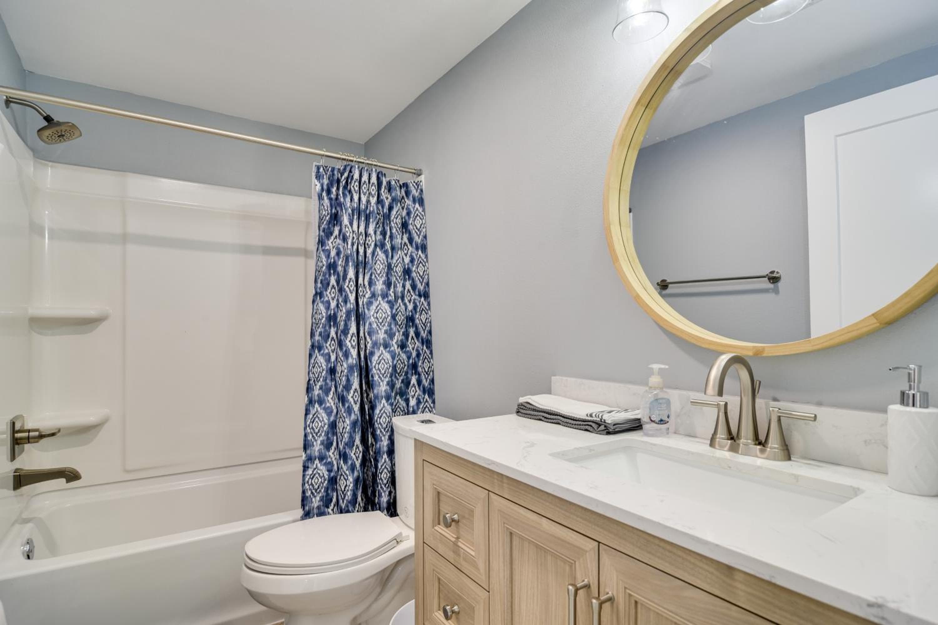 Walk to Restaurants: Home w/ Yard in Safety Harbor