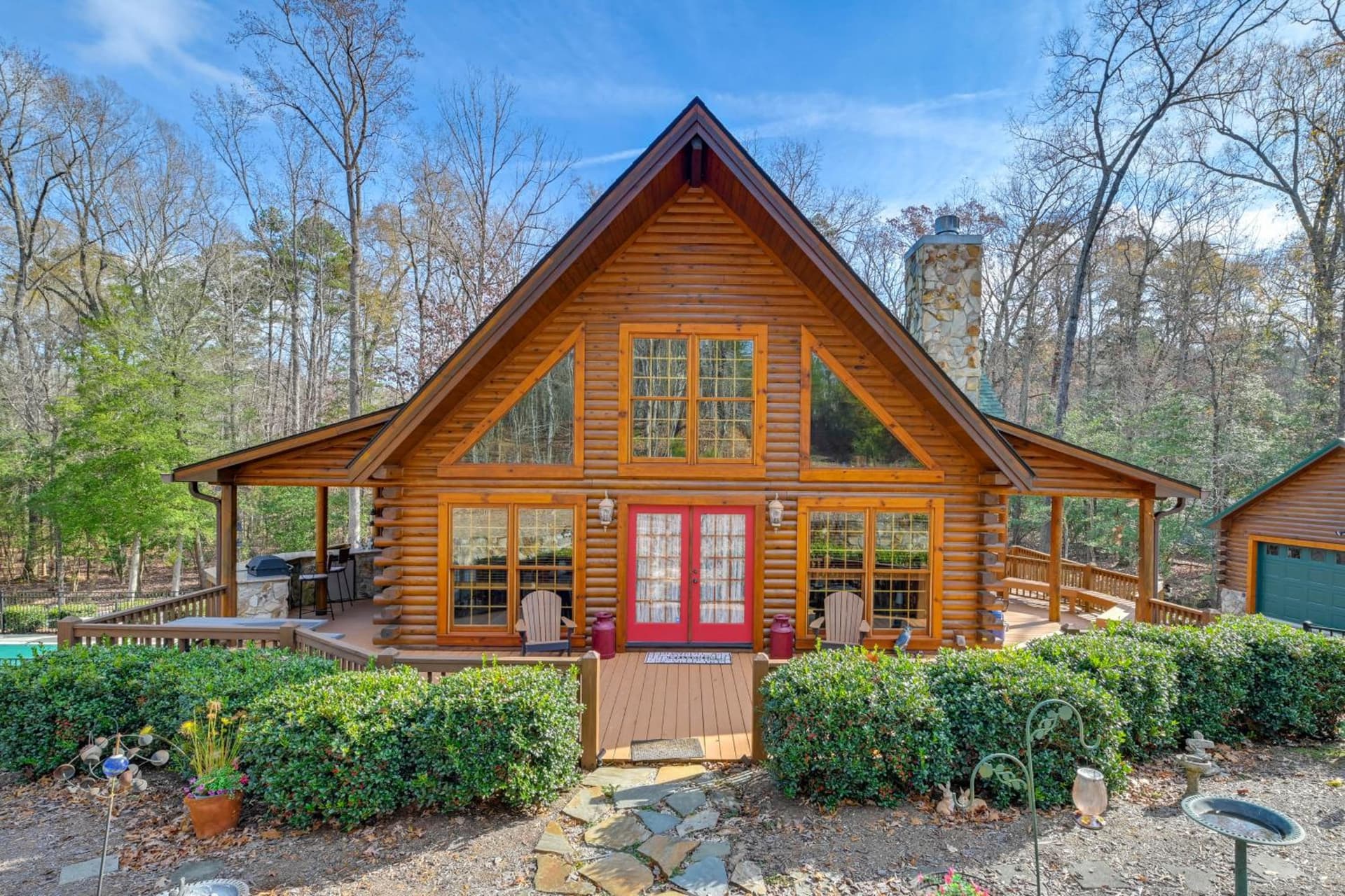 1 Mi to Lake Tillery: Outdoor Retreat w/ Hot Tub!