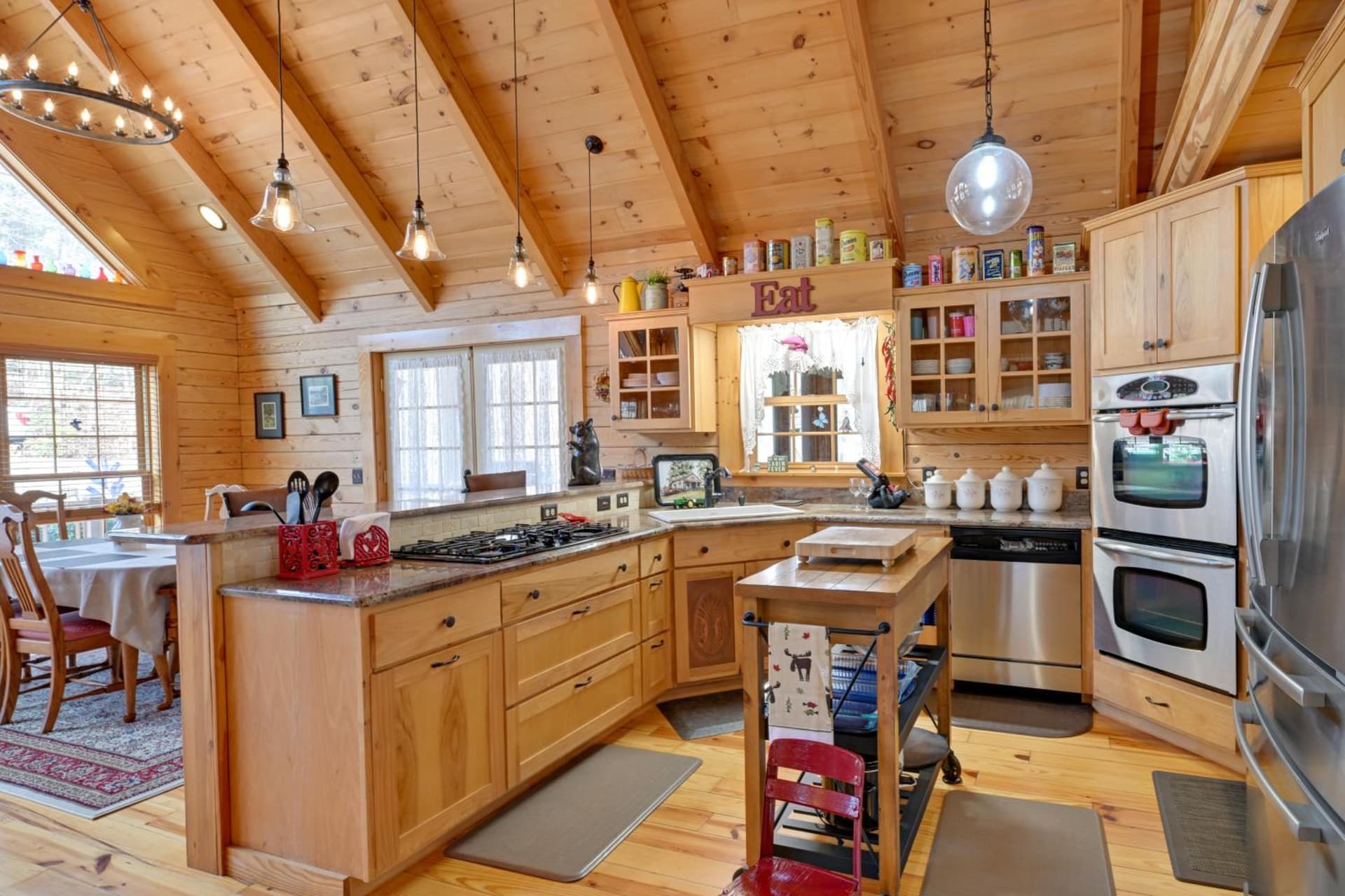 1 Mi to Lake Tillery: Outdoor Retreat w/ Hot Tub!