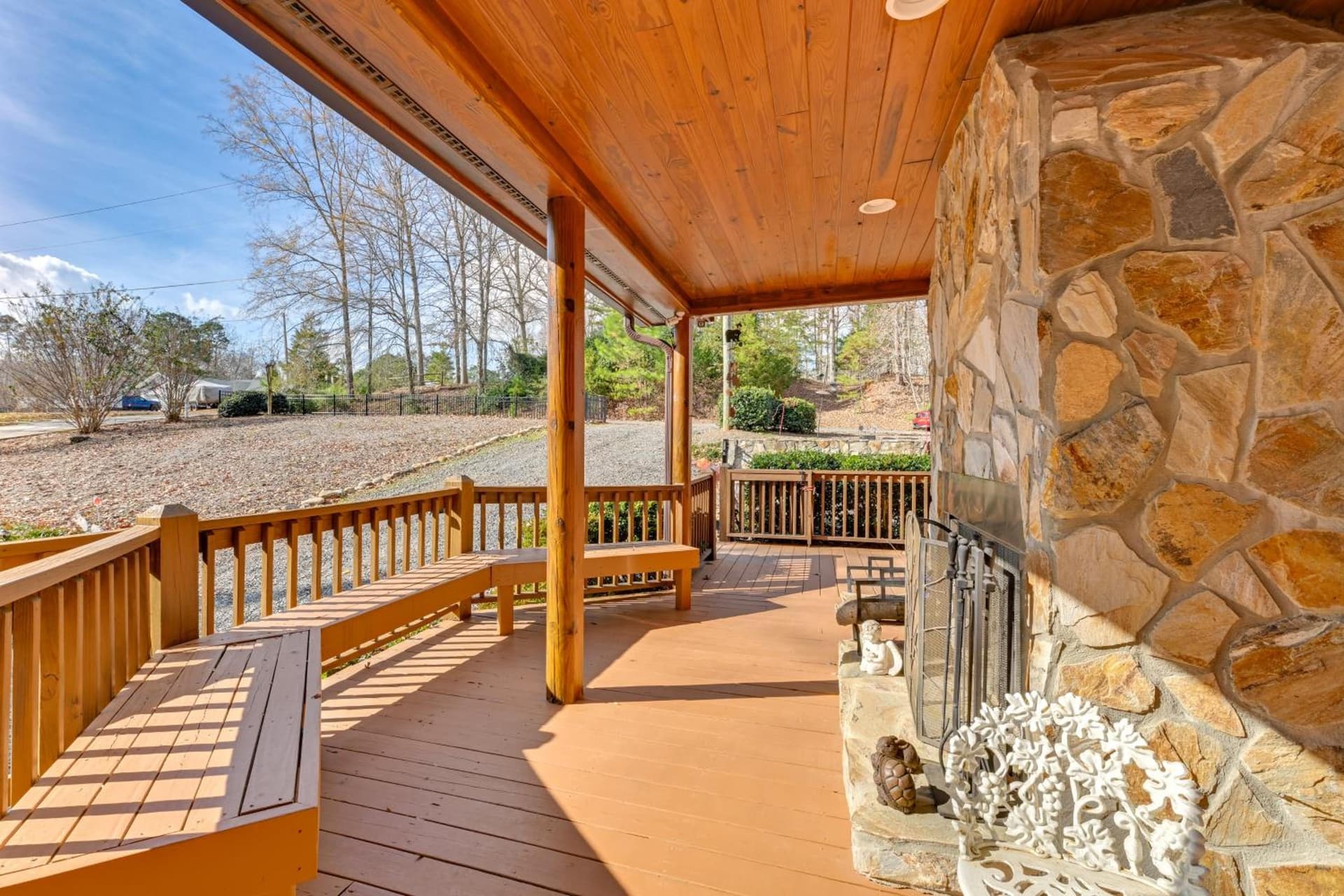 1 Mi to Lake Tillery: Outdoor Retreat w/ Hot Tub!