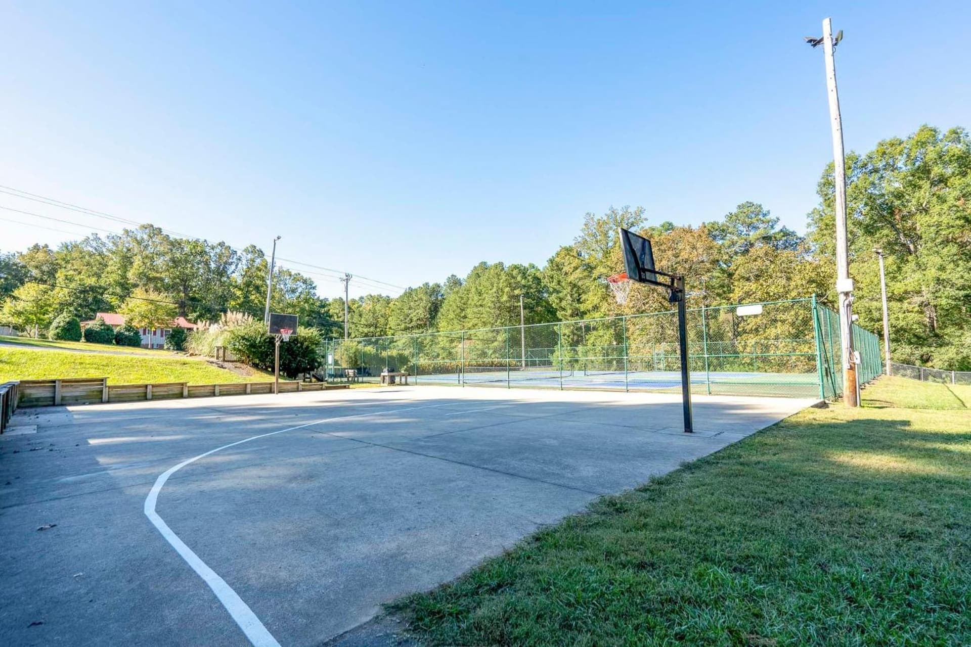 1 Mi to Lake Tillery: Outdoor Retreat w/ Hot Tub!