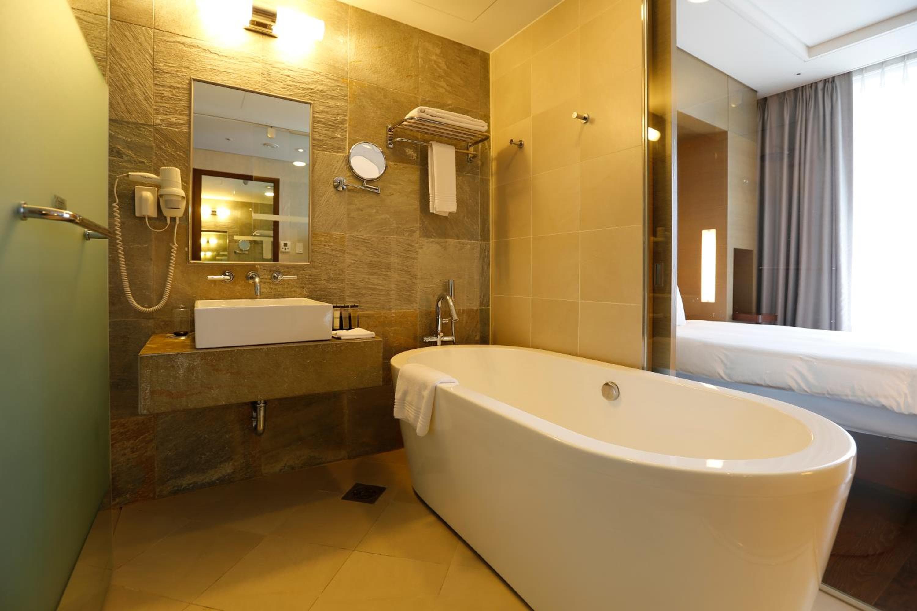 Grand Mercure Ambassador Changwon