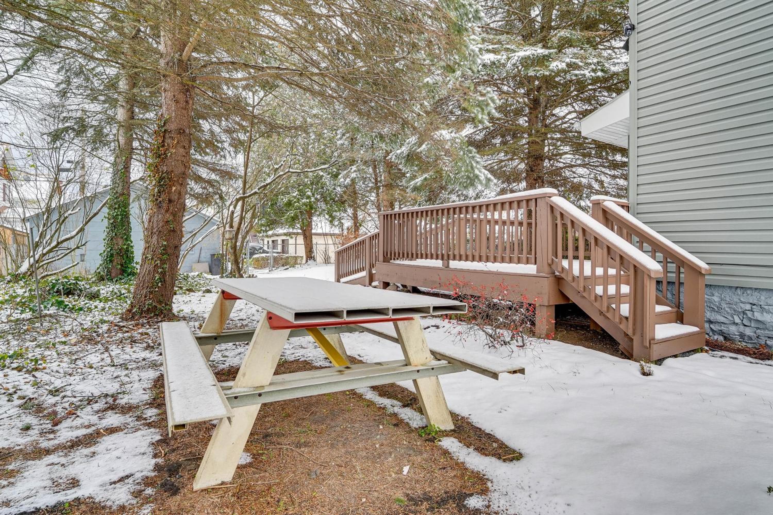 Game Room & Backyard: Modern Altoona Home!