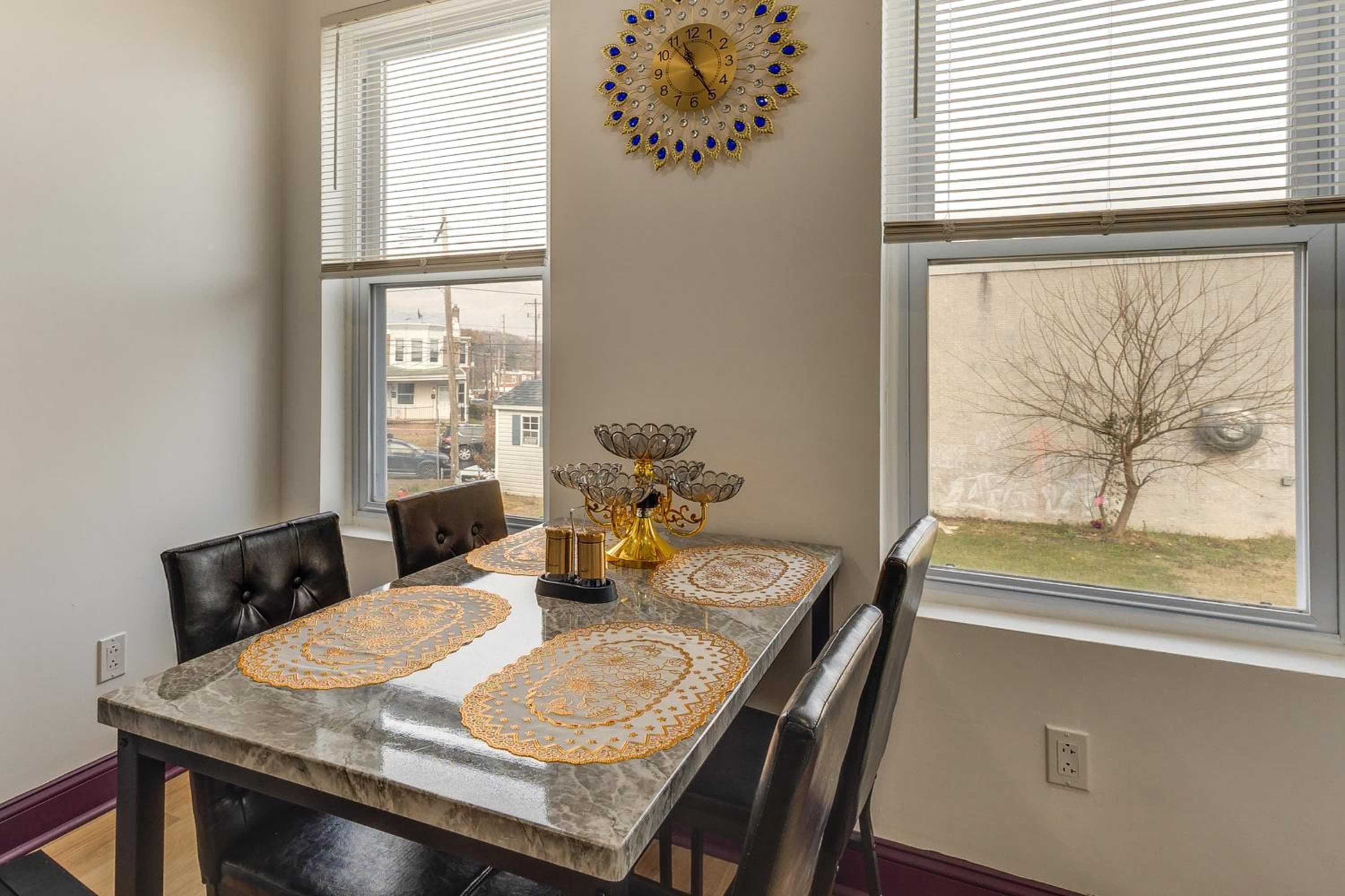 7 Mi to Lincoln Financial! Charming Philly Apt