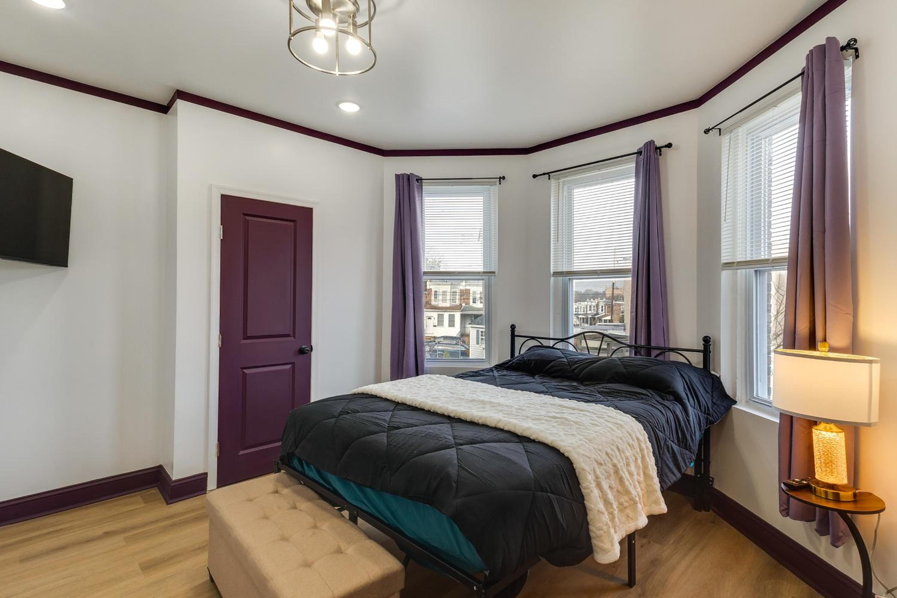 7 Mi to Lincoln Financial! Charming Philly Apt