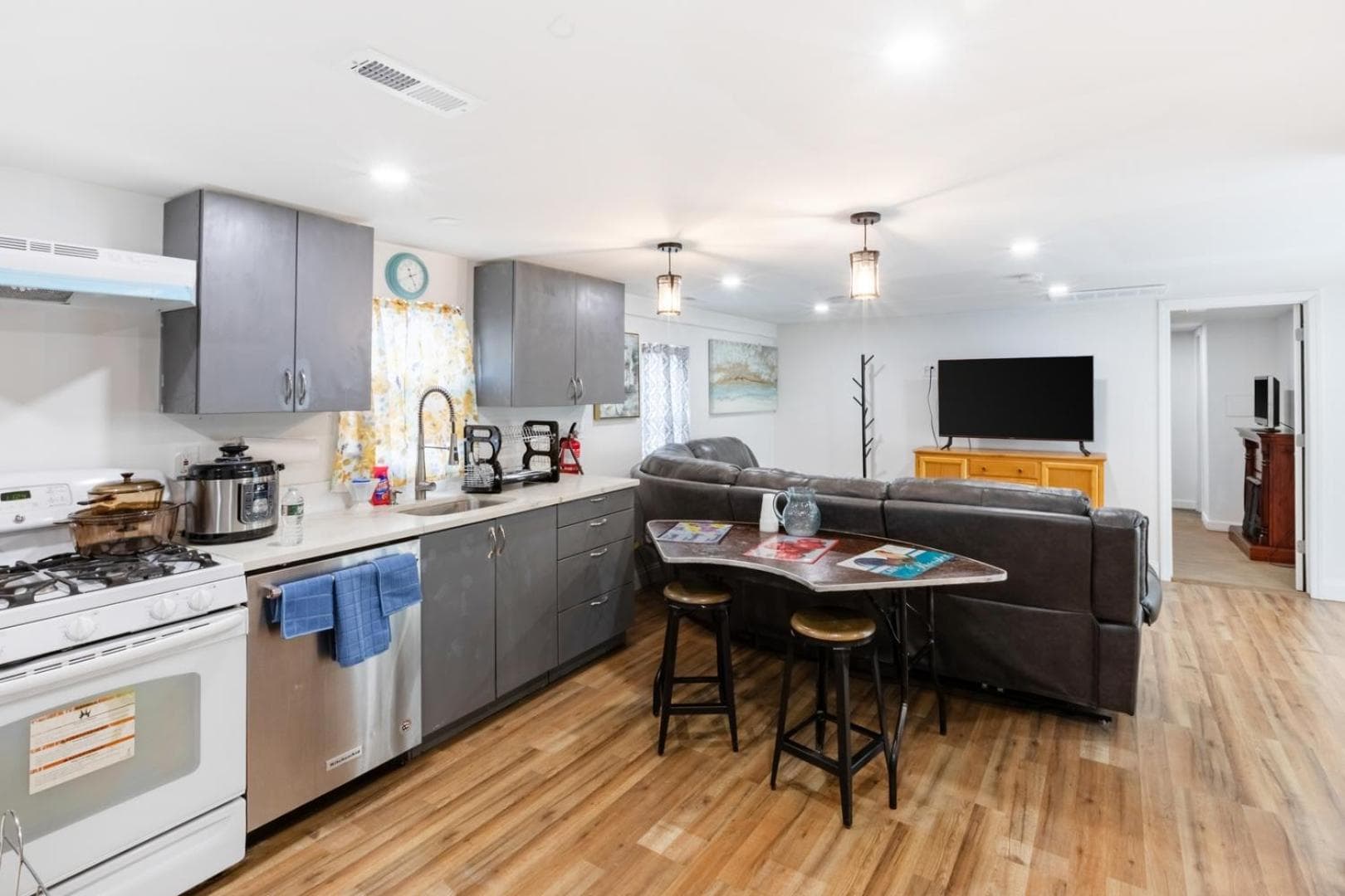 Orange NJ 2BR Duplex | Walk to Train + 2BA