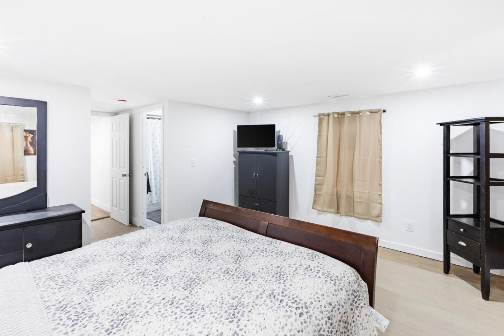 Orange NJ 2BR Duplex | Walk to Train + 2BA