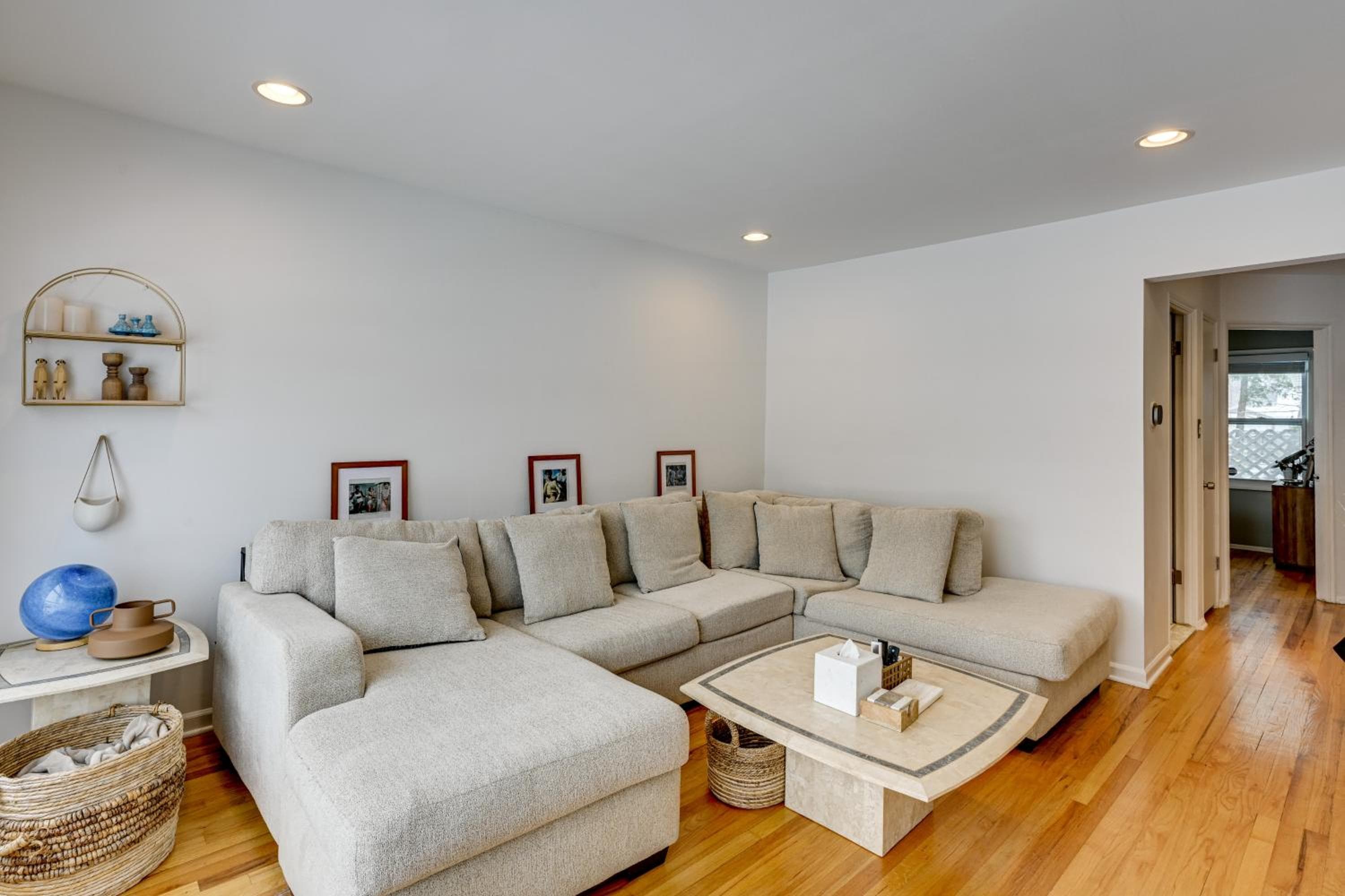 Mid-Century Family Bungalow: Desirable Birmingham!