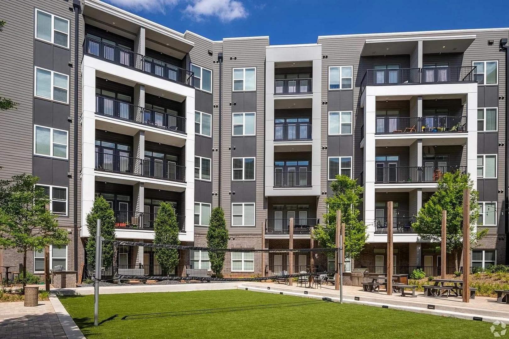 Landing Spectacular 2BD Courtyard Gym