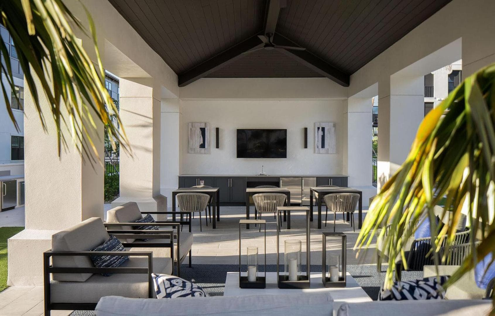 Landing Chic 1BD Clubhouse Gym