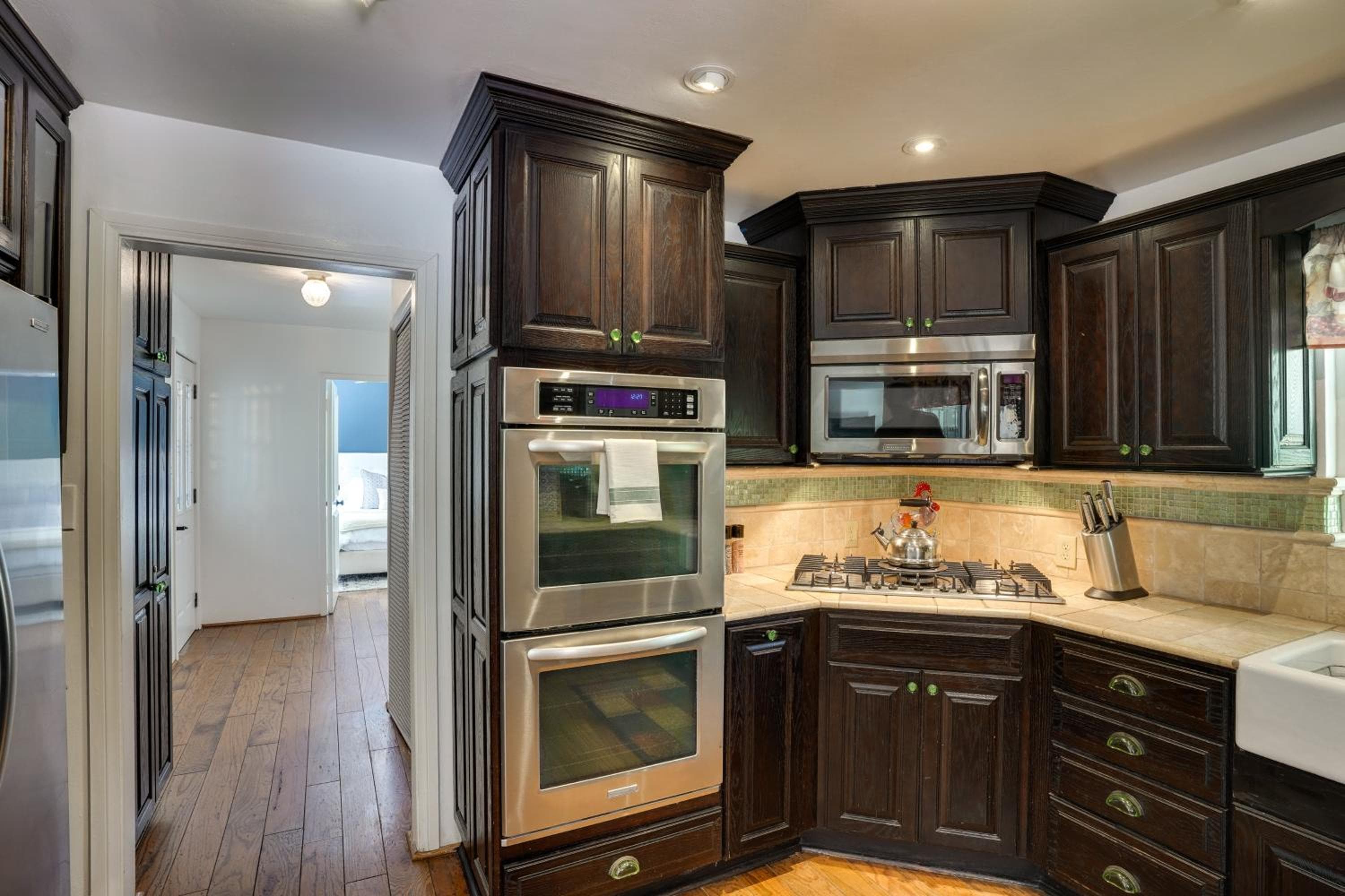 Spacious Courtyard & Spanish Charm: Silverado Home