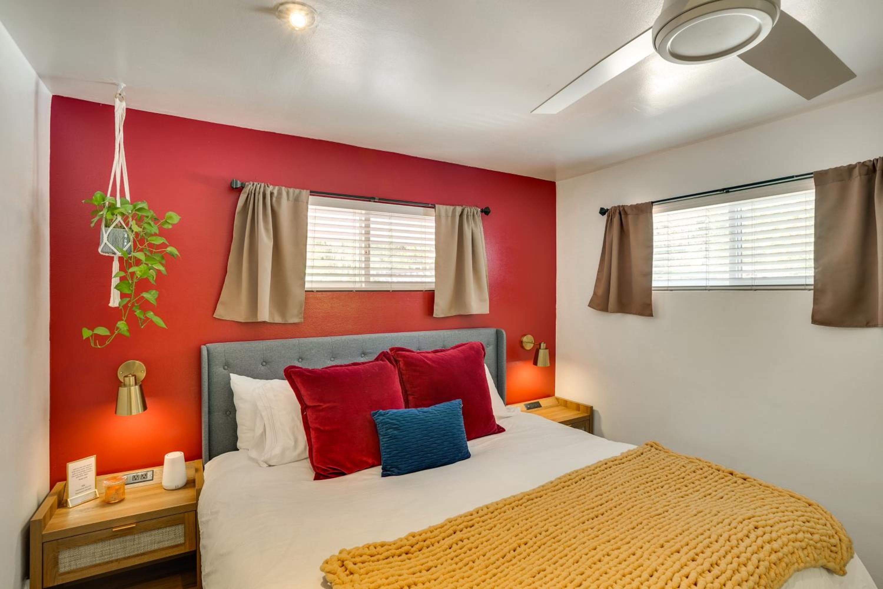 Spacious Courtyard & Spanish Charm: Silverado Home