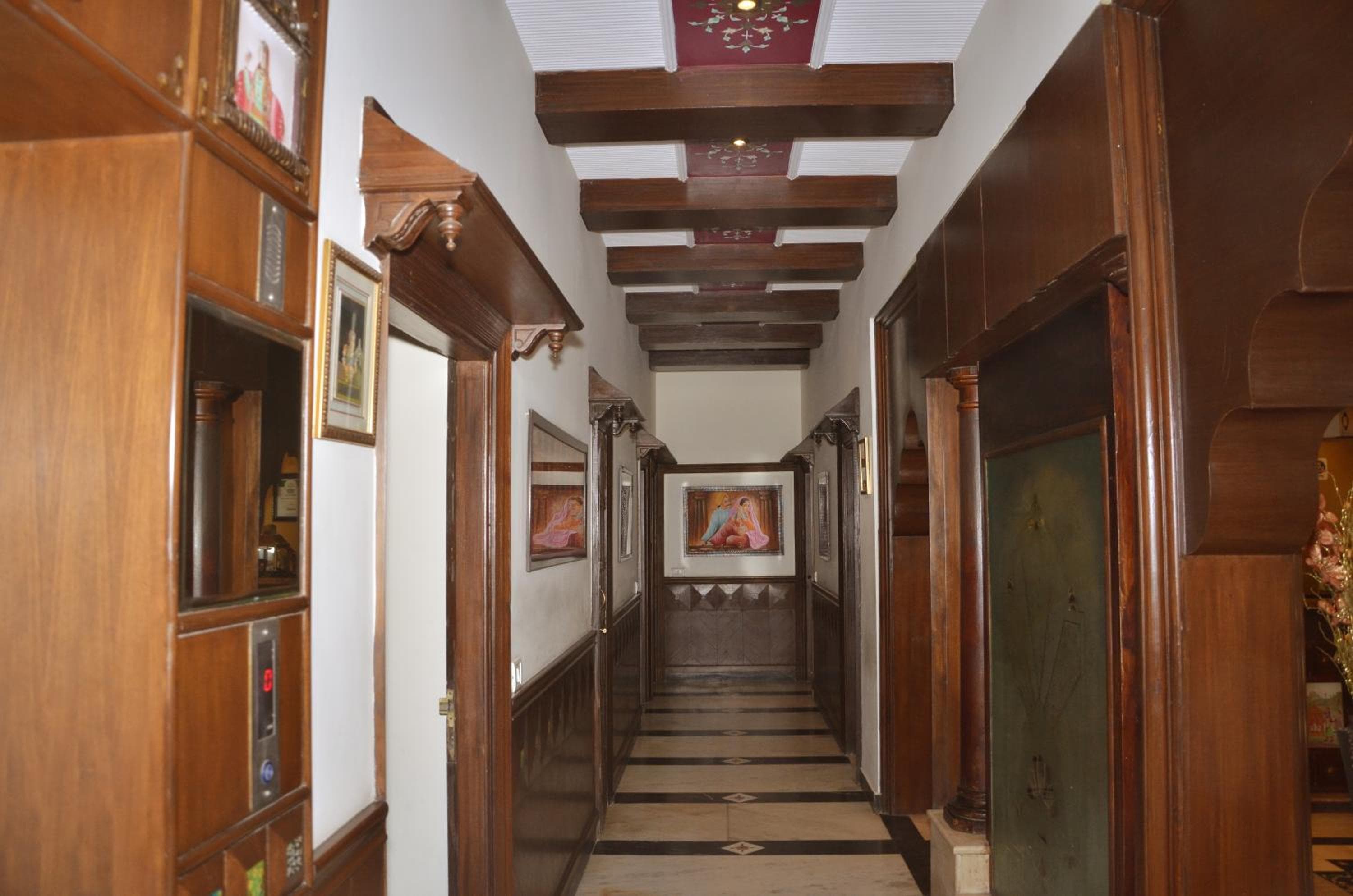 Hotel Rajputana Haveli - Near Jal Mahal - Jaipur