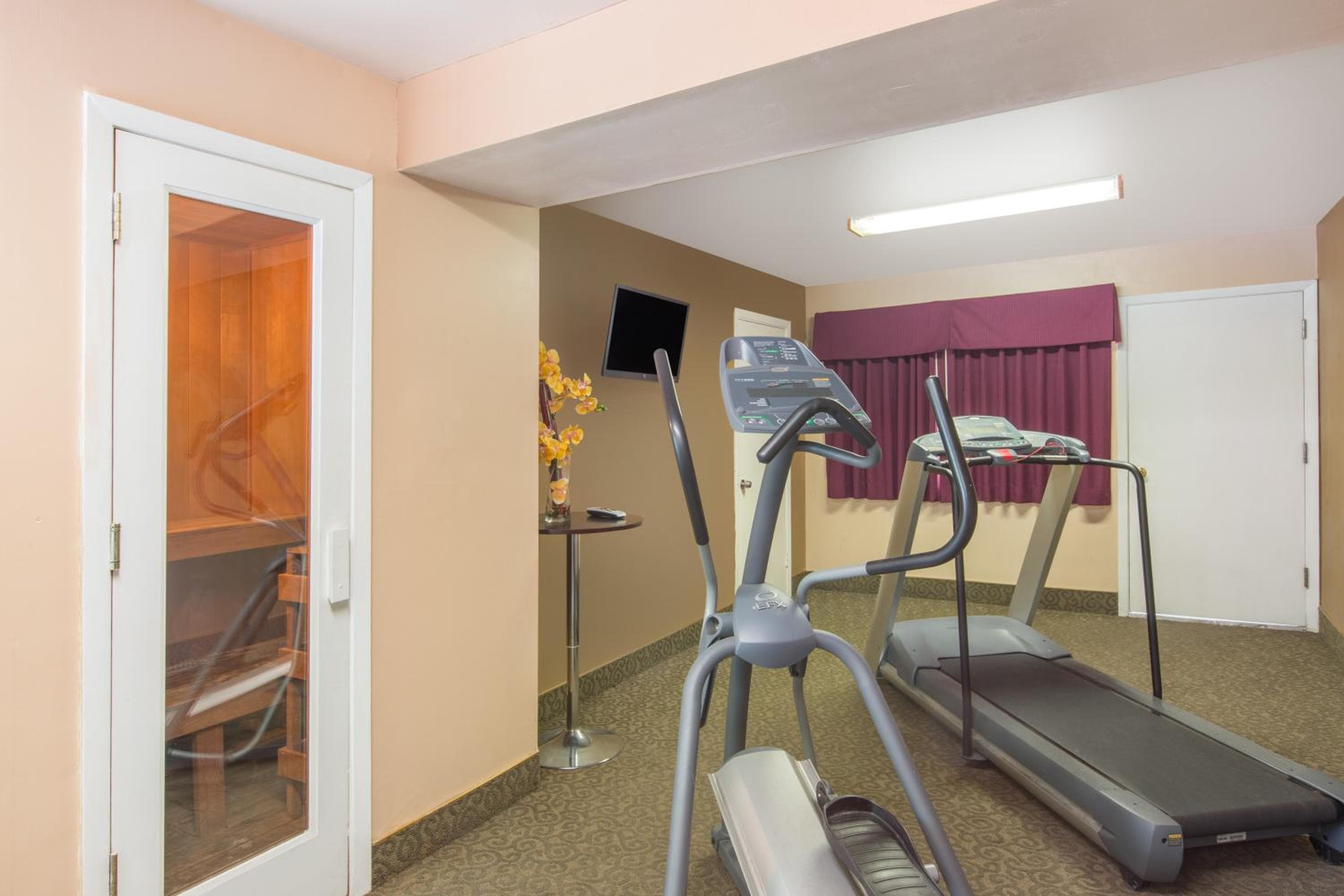 Days Inn by Wyndham Redwood City