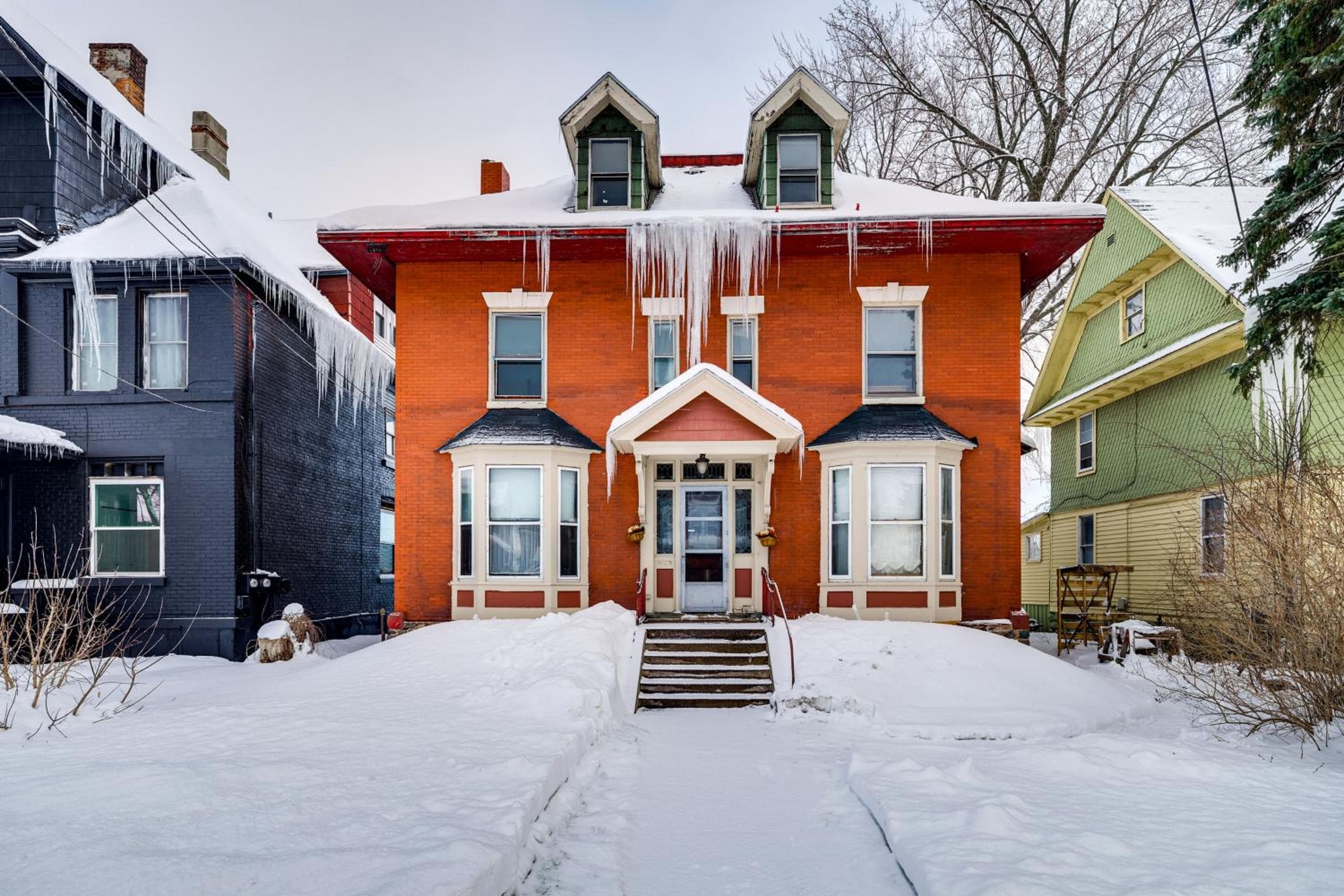 Steps to Dtwn Sault Ste Marie: Historic Home!