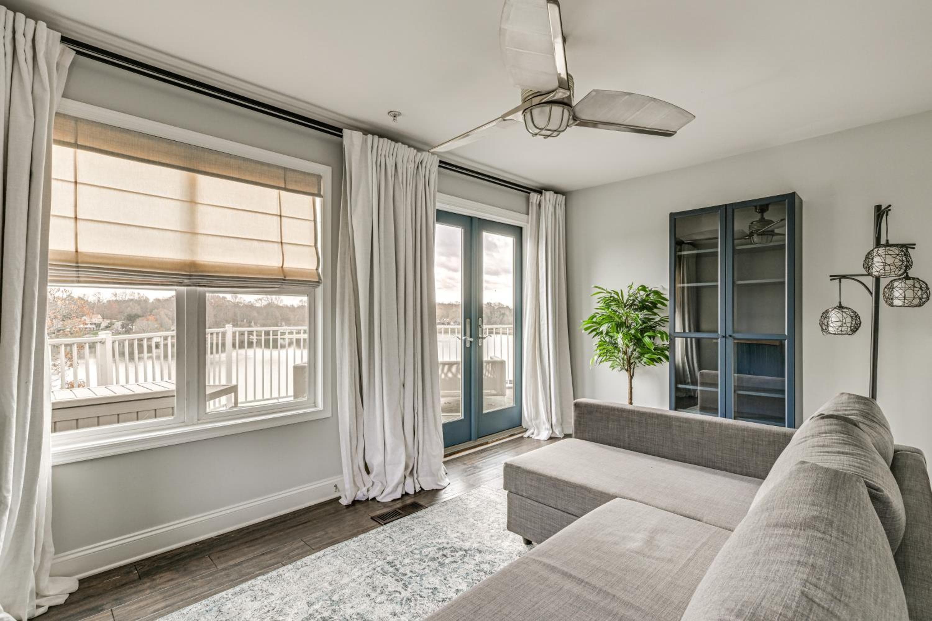 Condo w/ Deck: Waterfront Lake Norman Retreat!