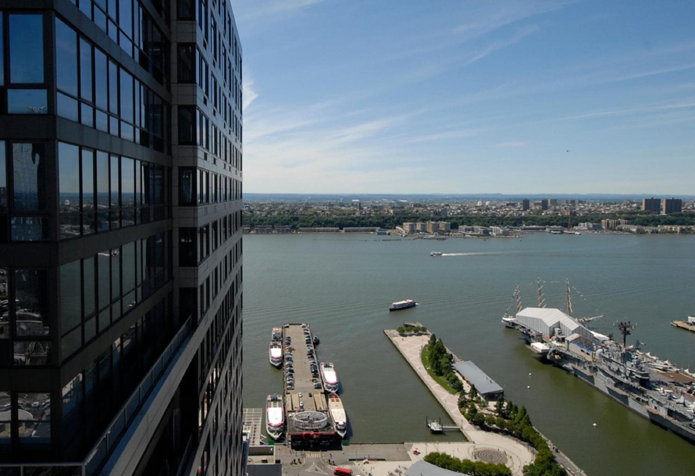 Global Luxury Suites at Sky