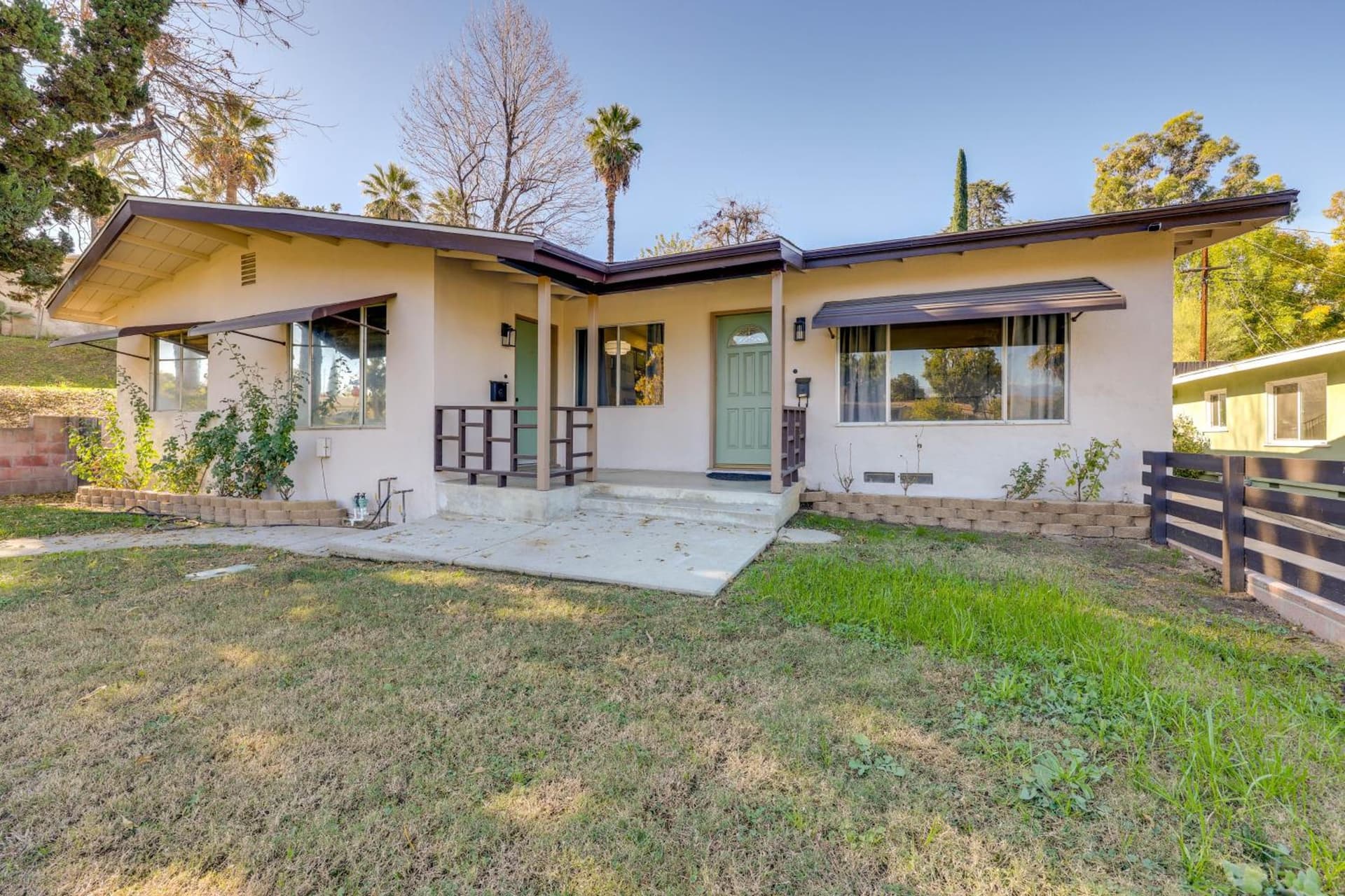 1 Mi to LLUMC! Loma Linda Home w/ Shared Patio