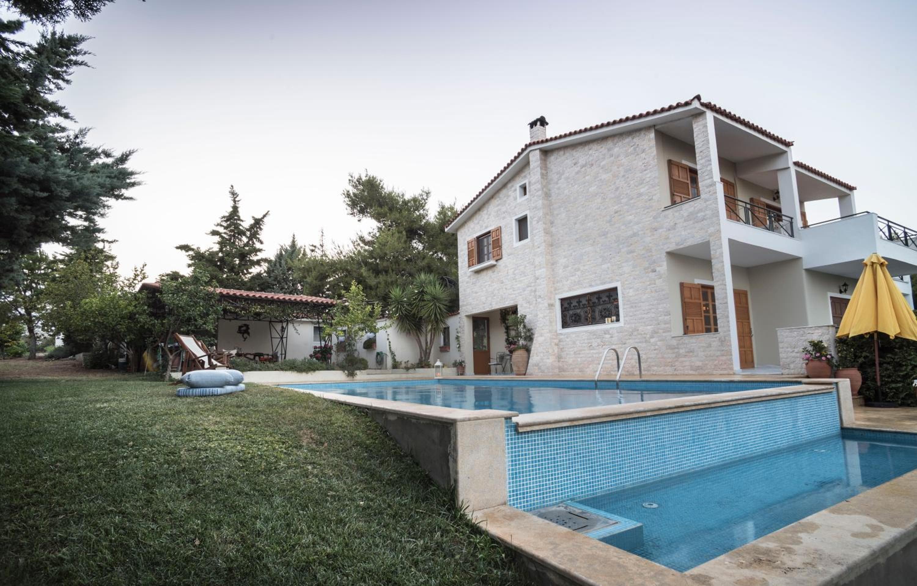 Villa Corina near the Airport