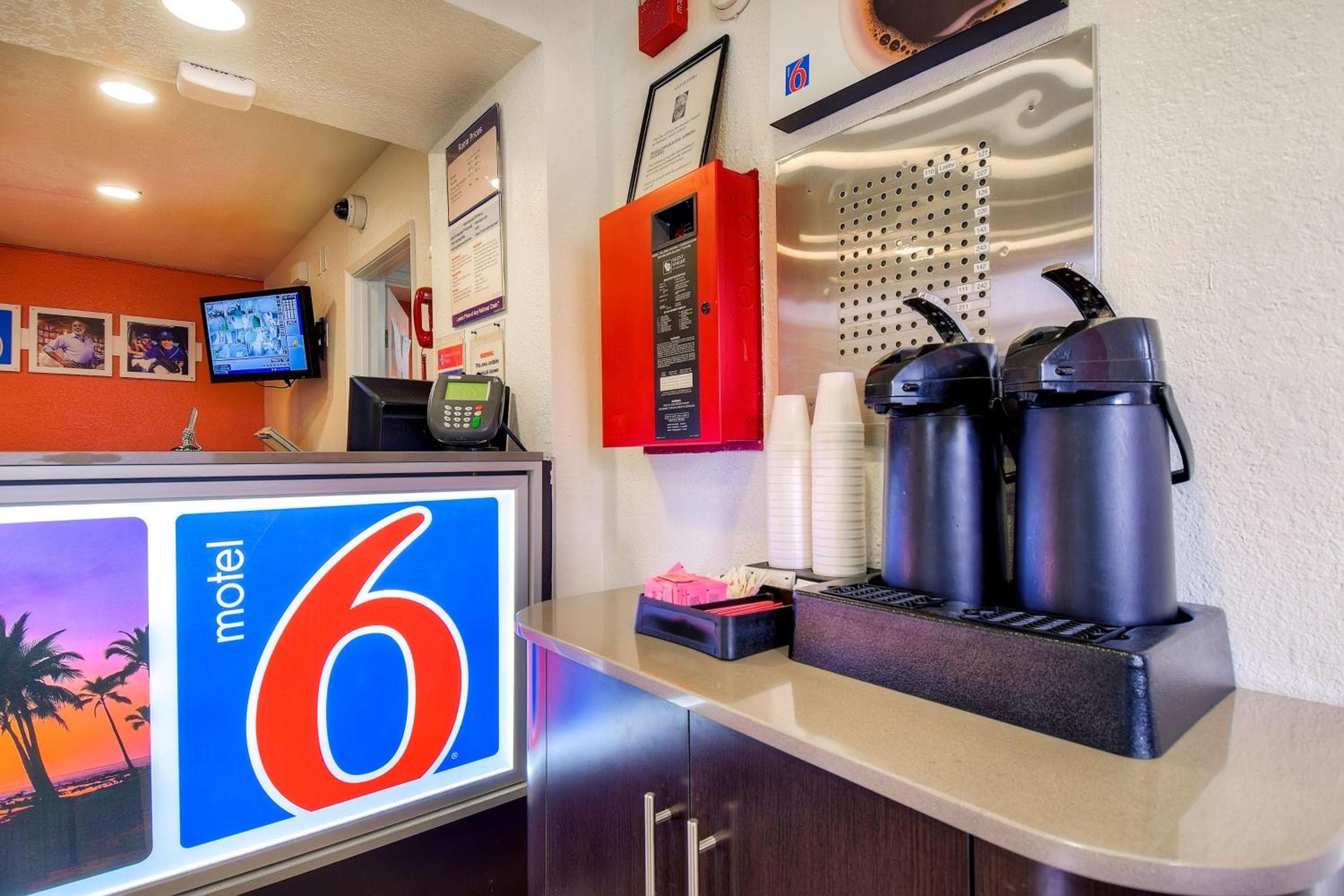 Motel 6 Chino, CA - Los Angeles Ontario