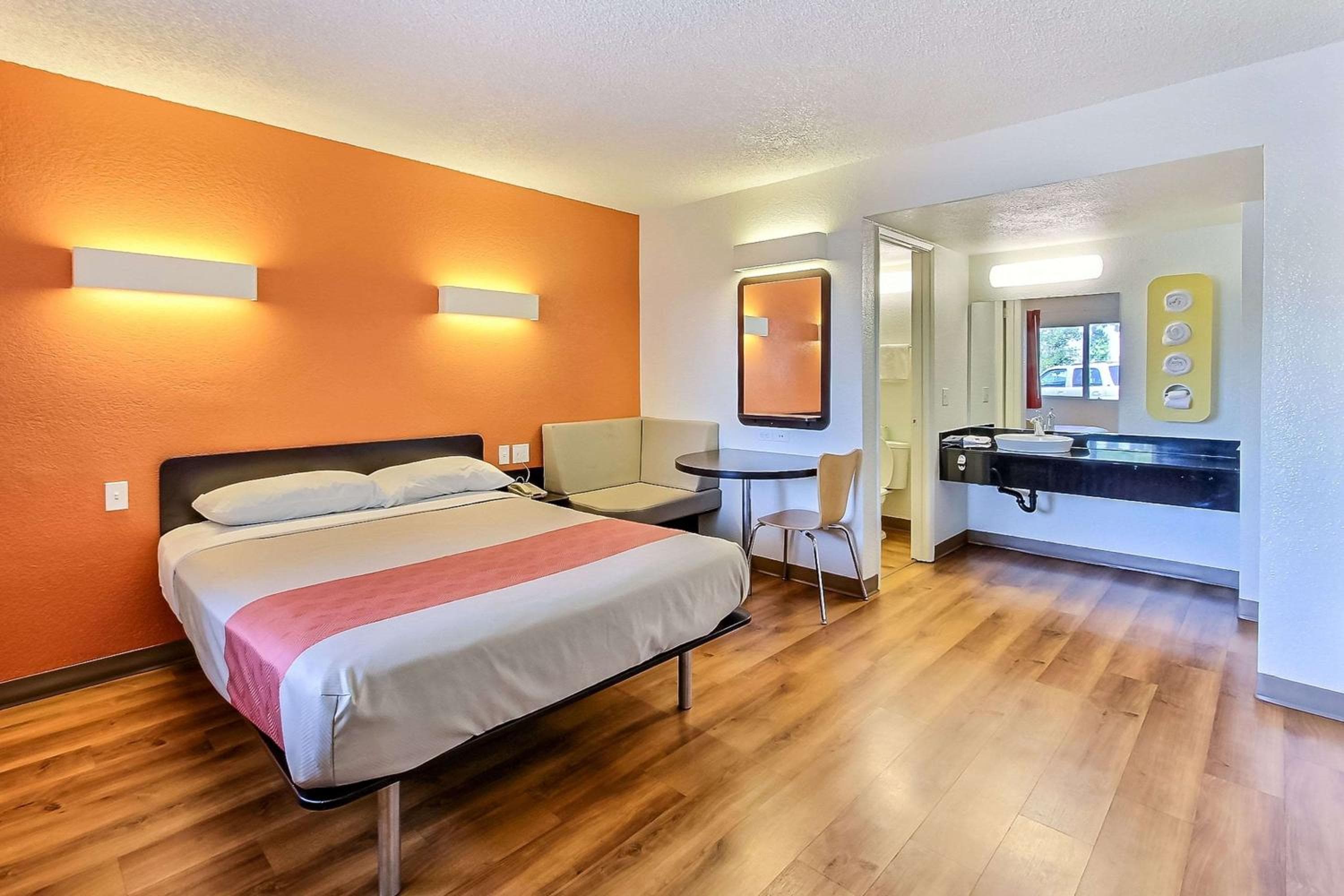 Motel 6-Campbell, CA - San Jose