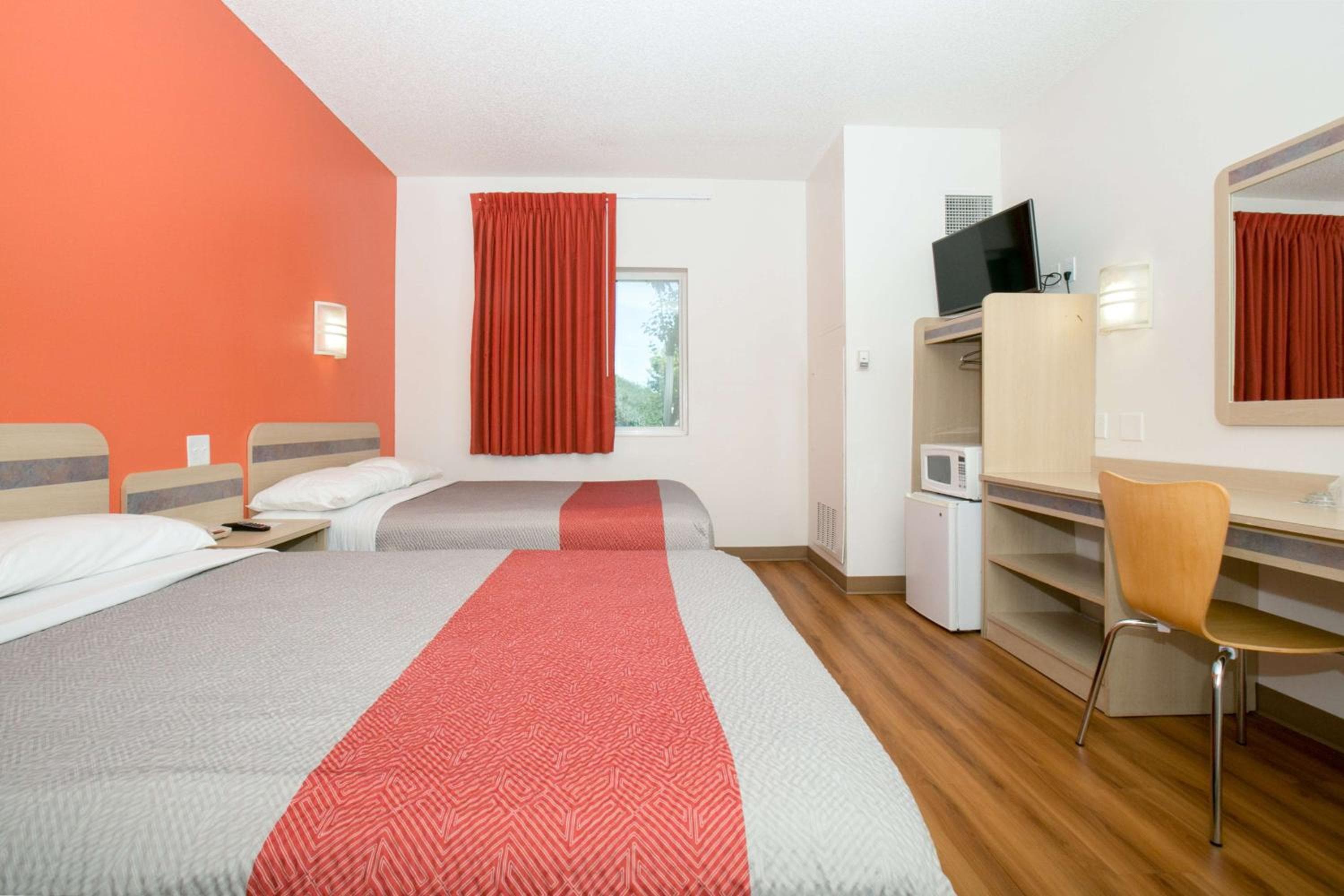 Motel 6-Brooklyn Center, MN - Minneapolis