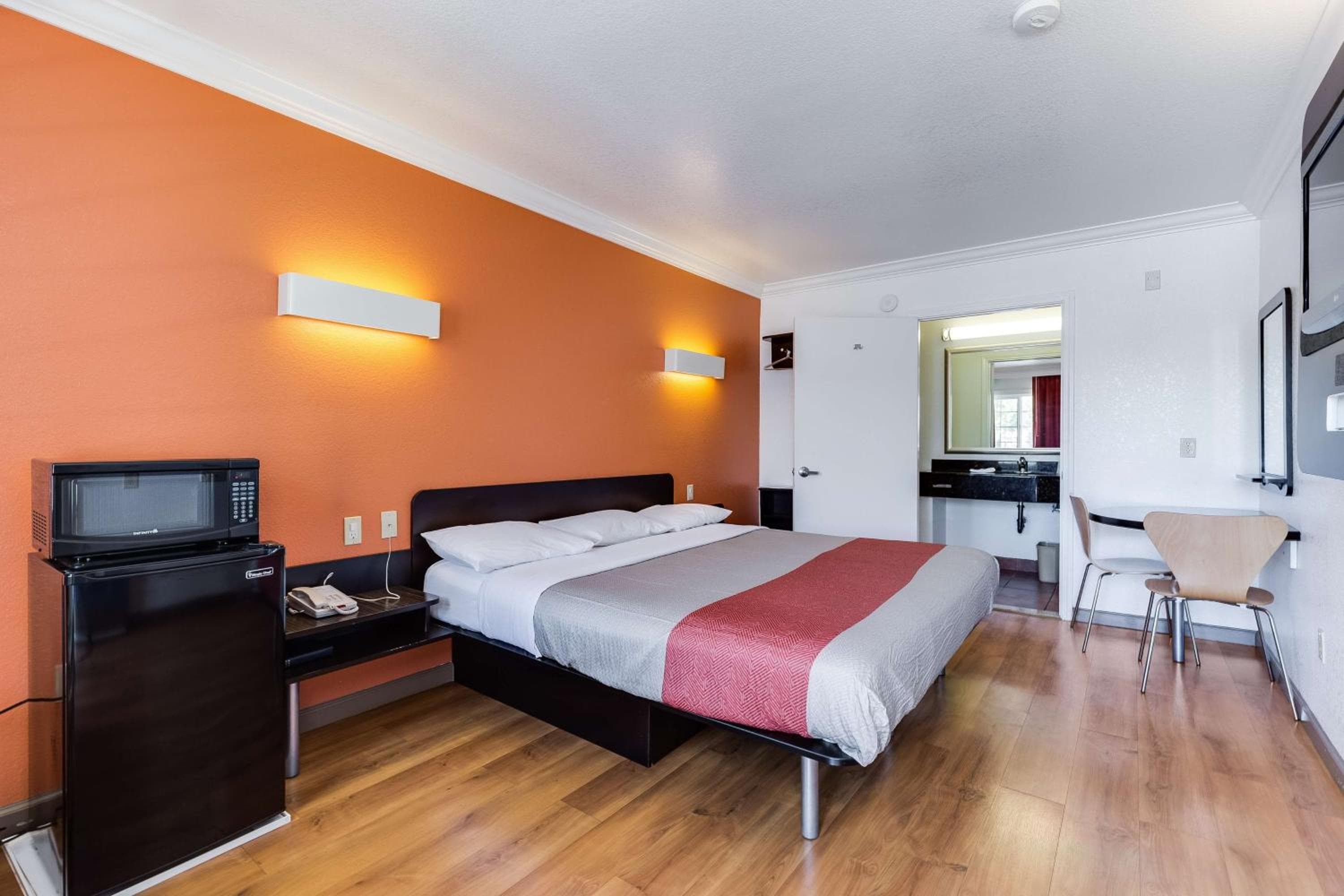 Motel 6-San Jose, CA - Convention Center