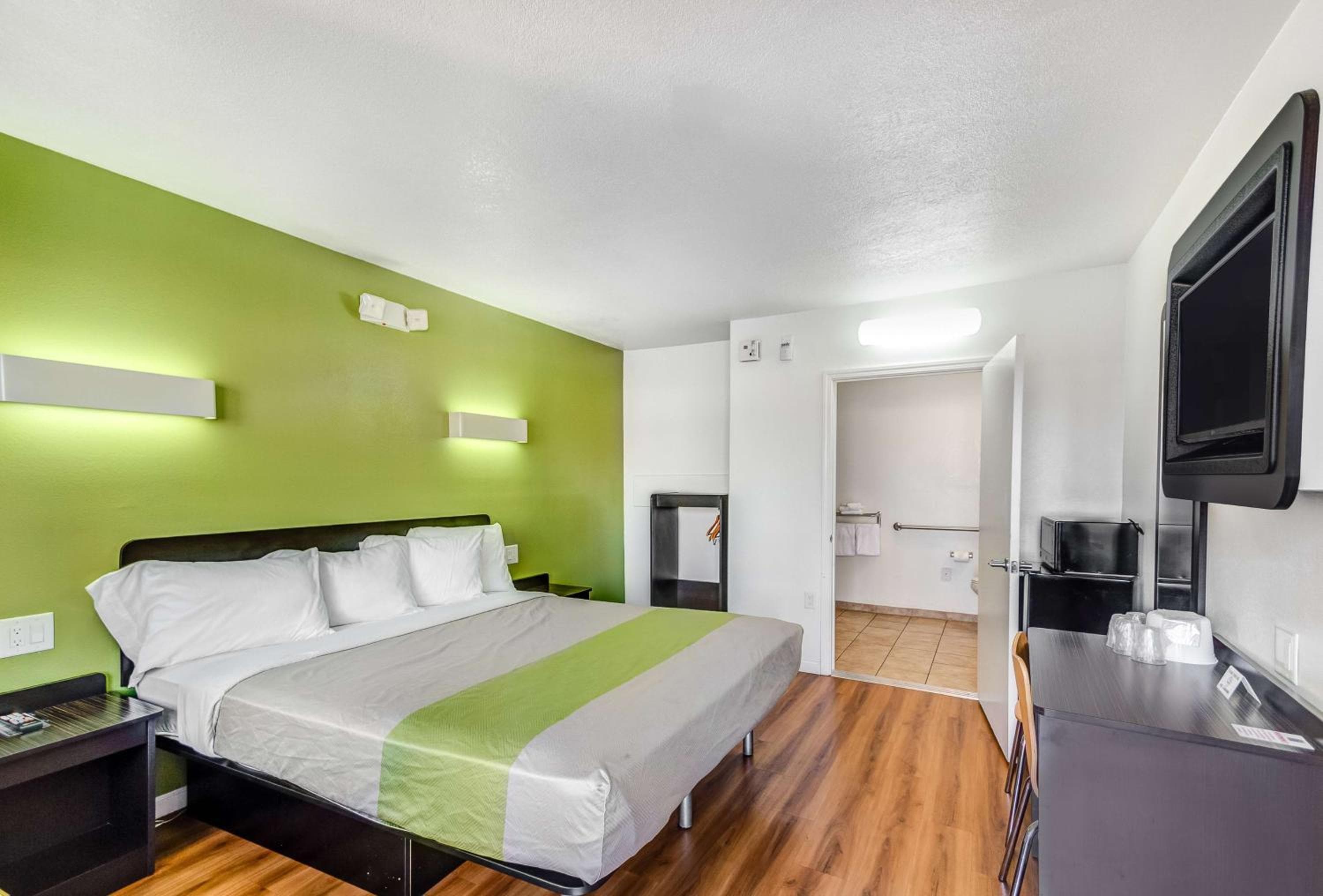 Motel 6-Visalia, CA