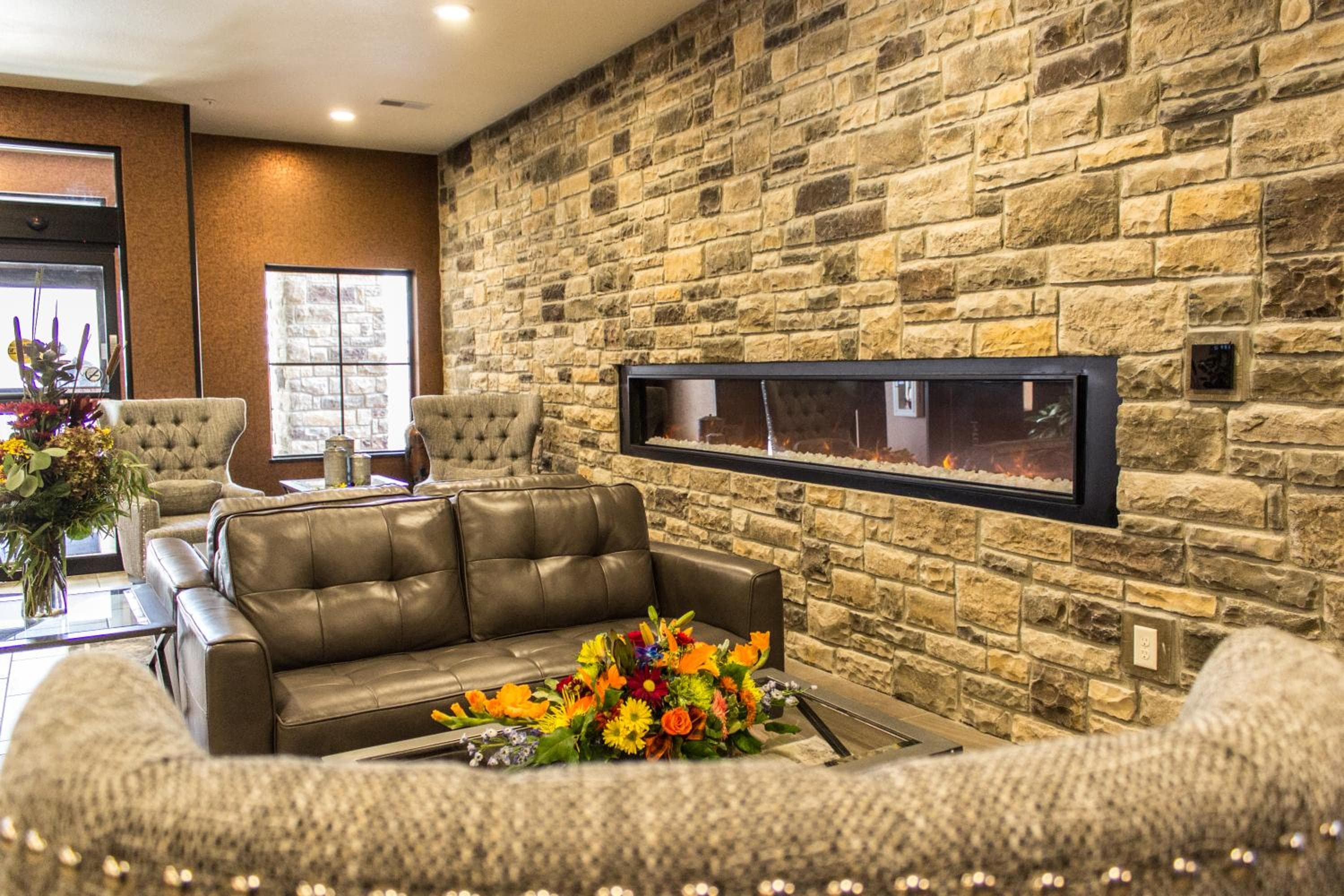 Cobblestone Hotel & Suites - Chippewa Falls