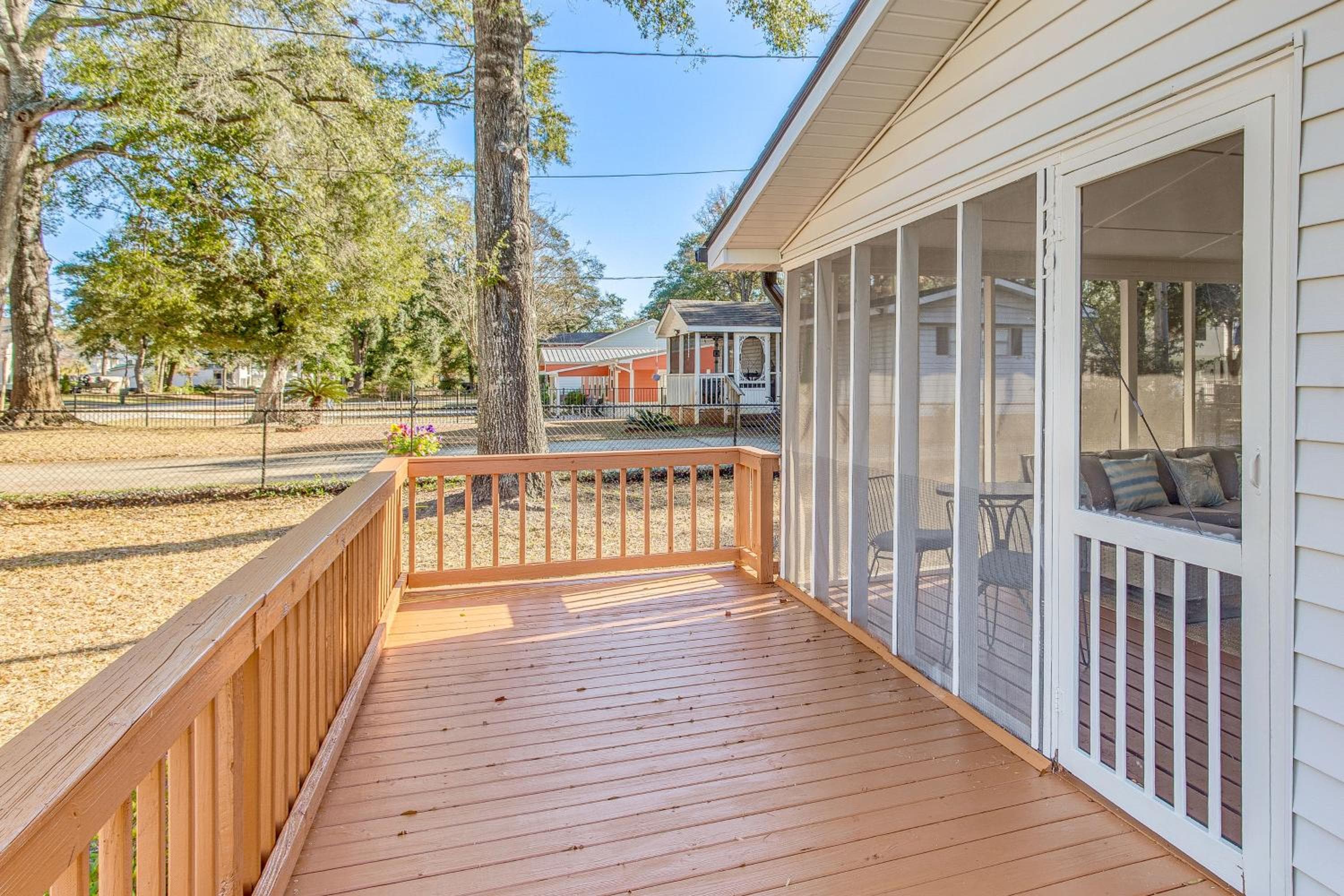 Walk to Beach! Dog-Friendly Home in Murrells Inlet
