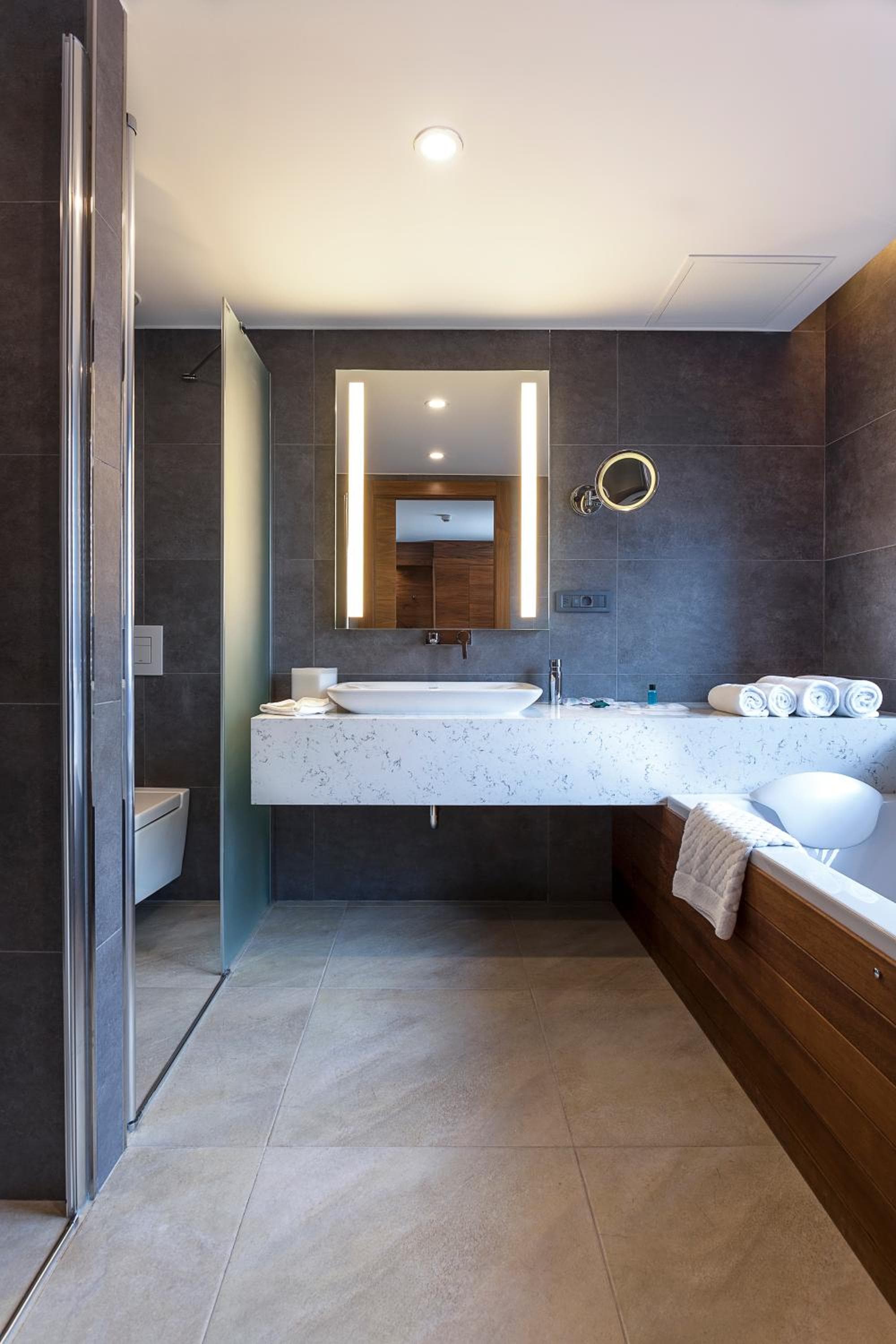 Bof Hotels Business