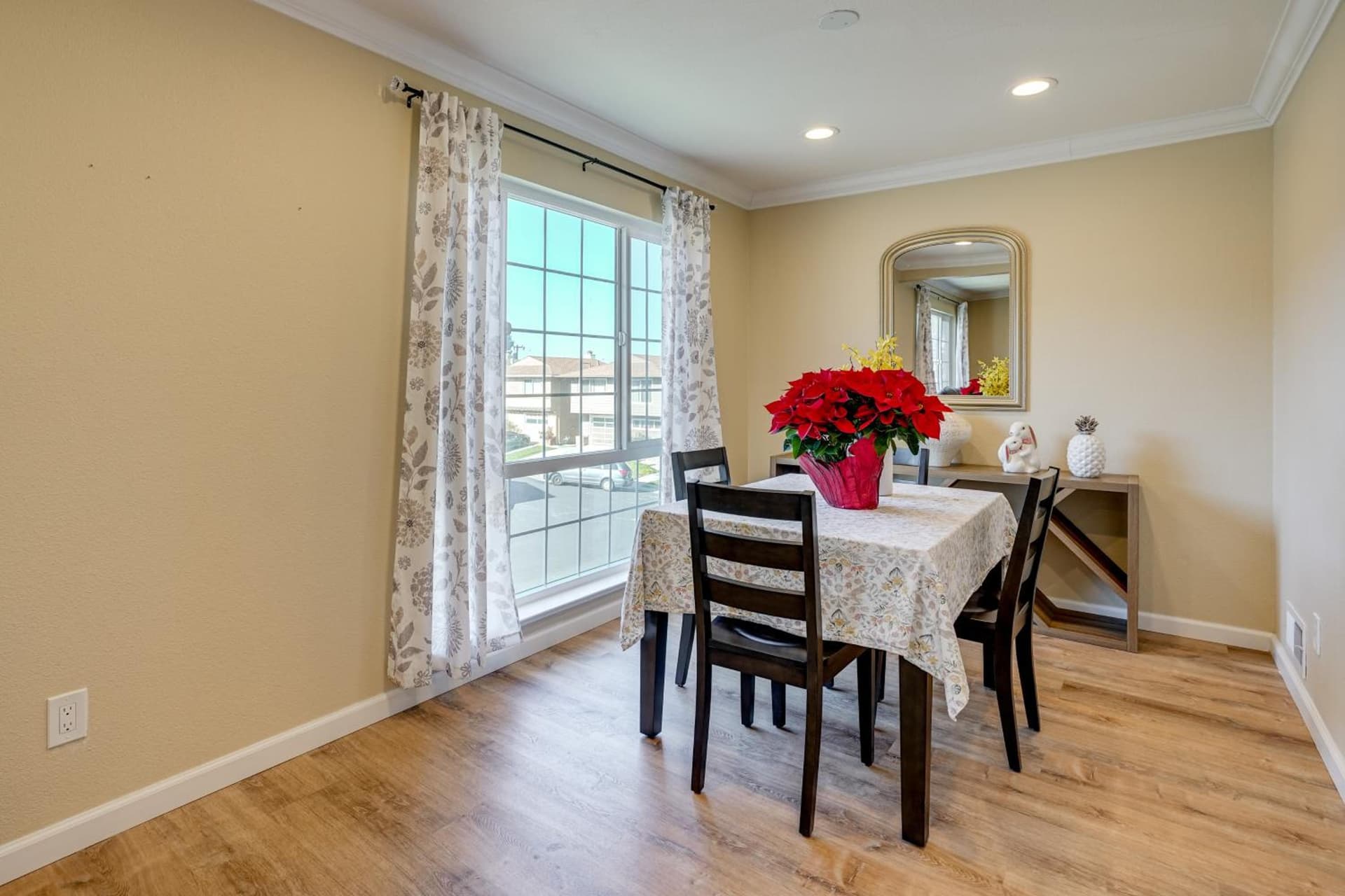 Easy SF Access! Spacious Family Home w/ Yard